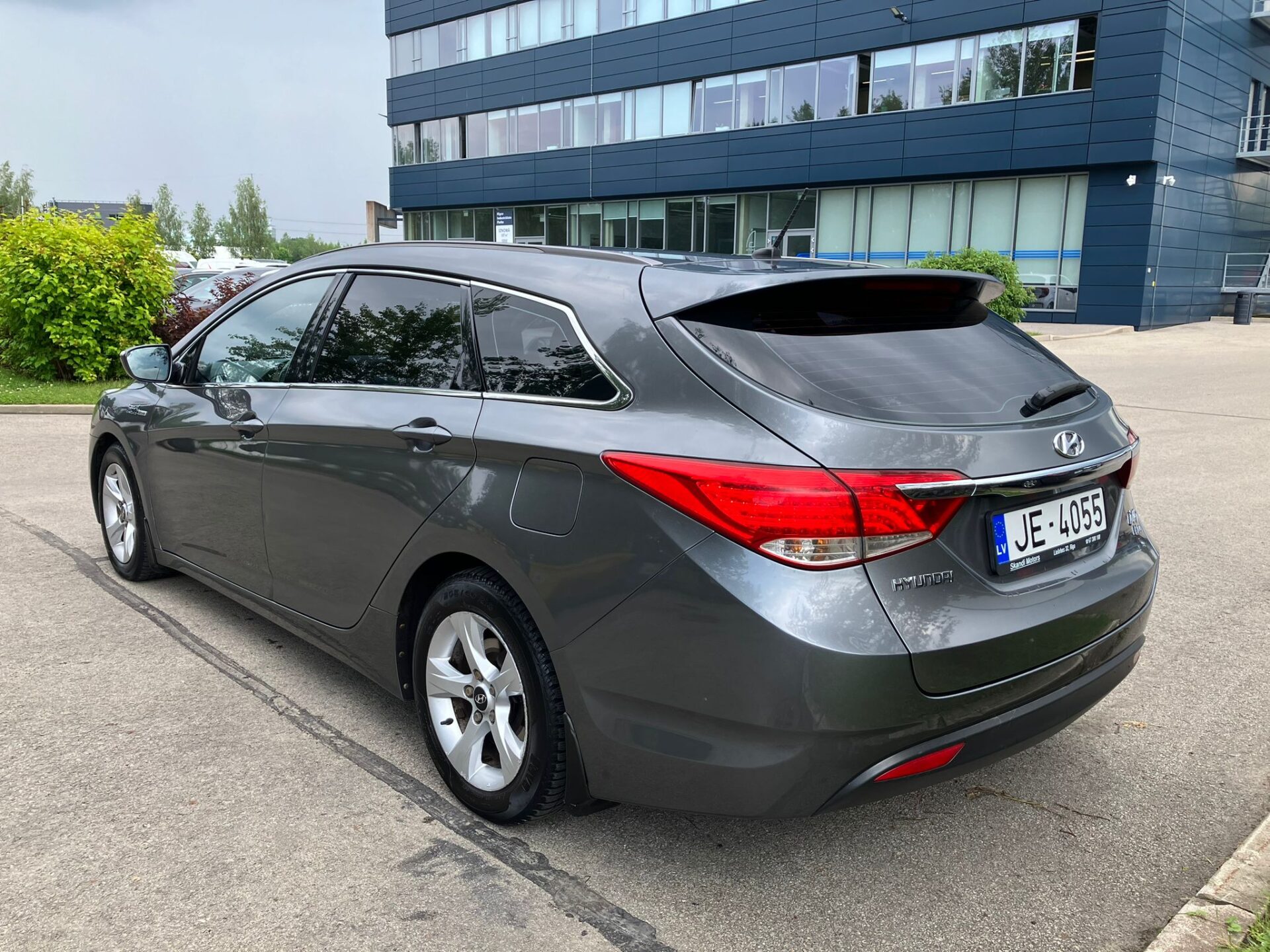 Hyundai i40 blue