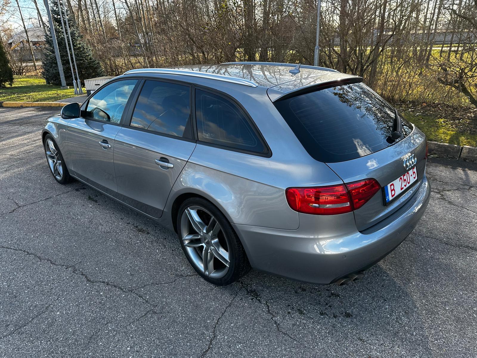 AUDI A4 SLINE