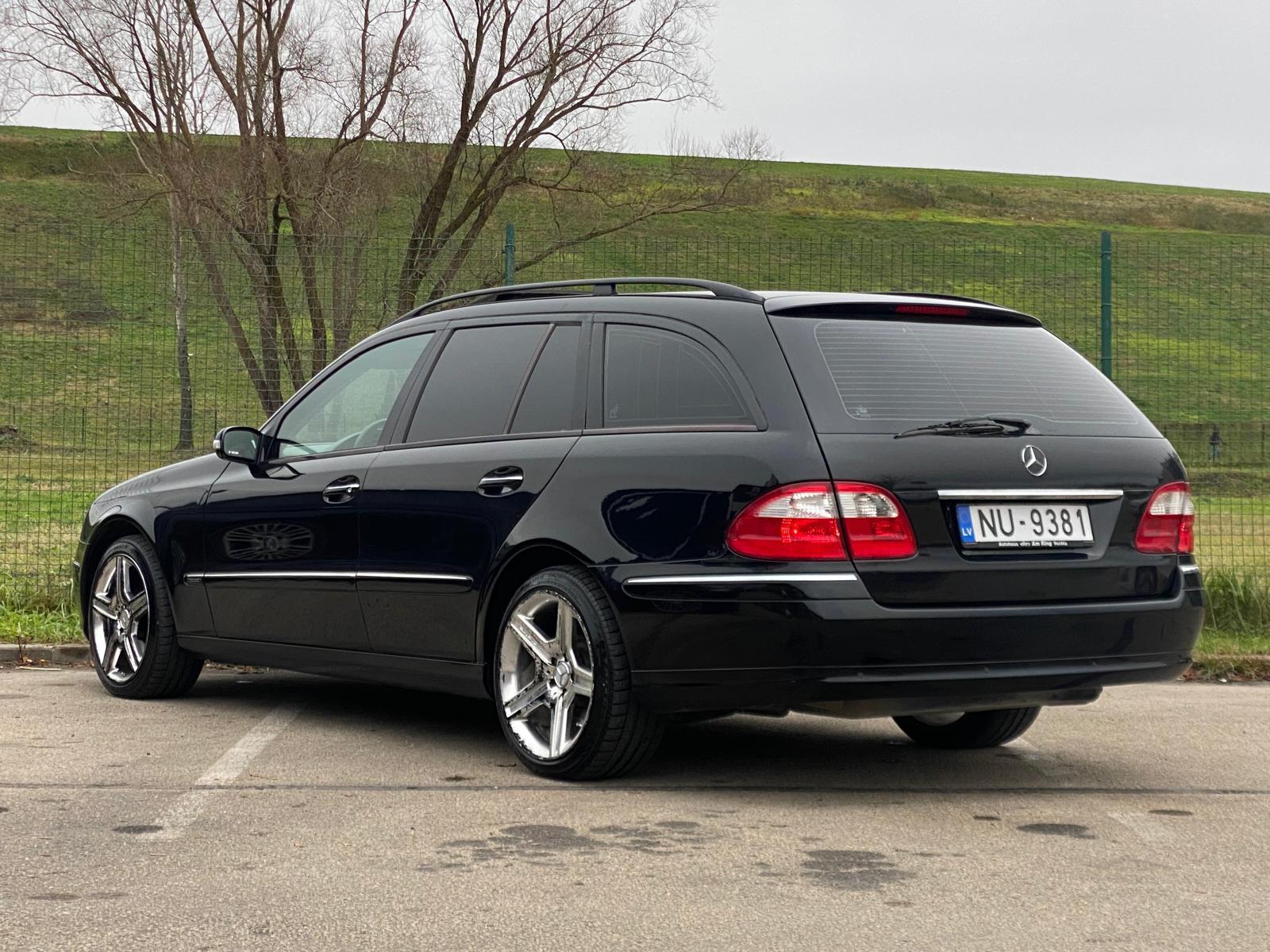 Mercedes Benz E320 Elegance