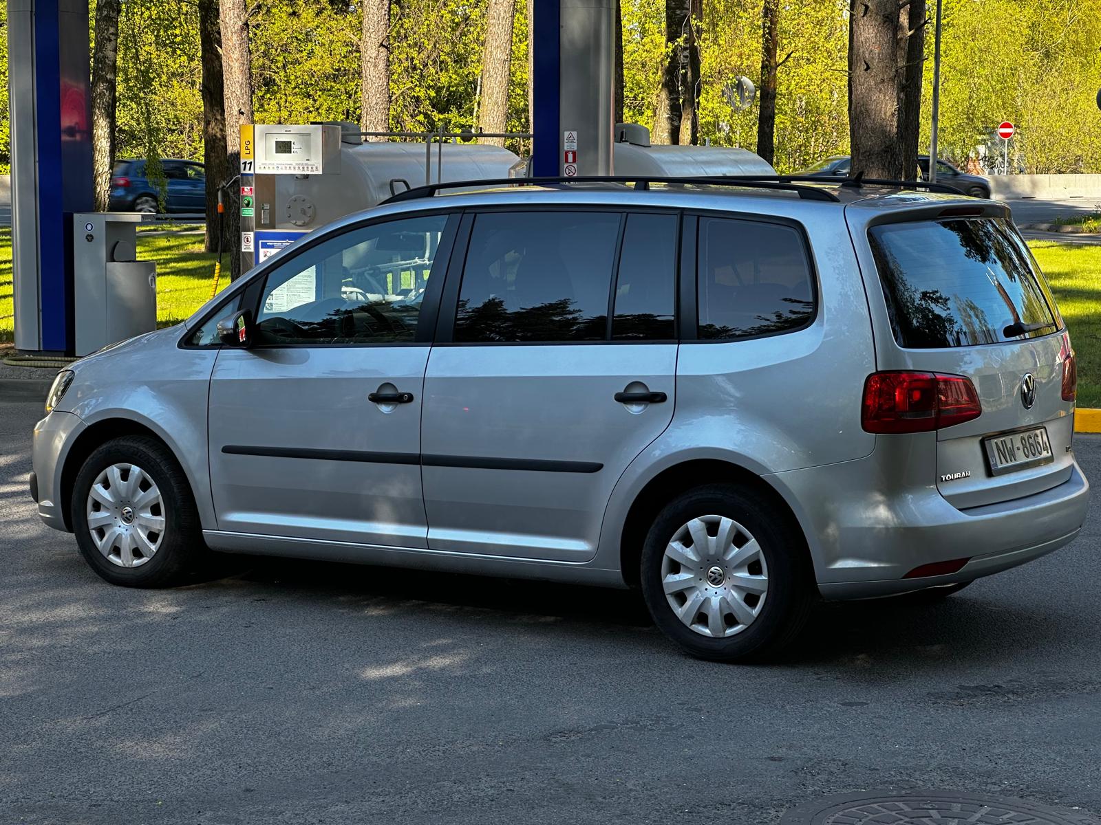 VW Touran 7-Vietīgs