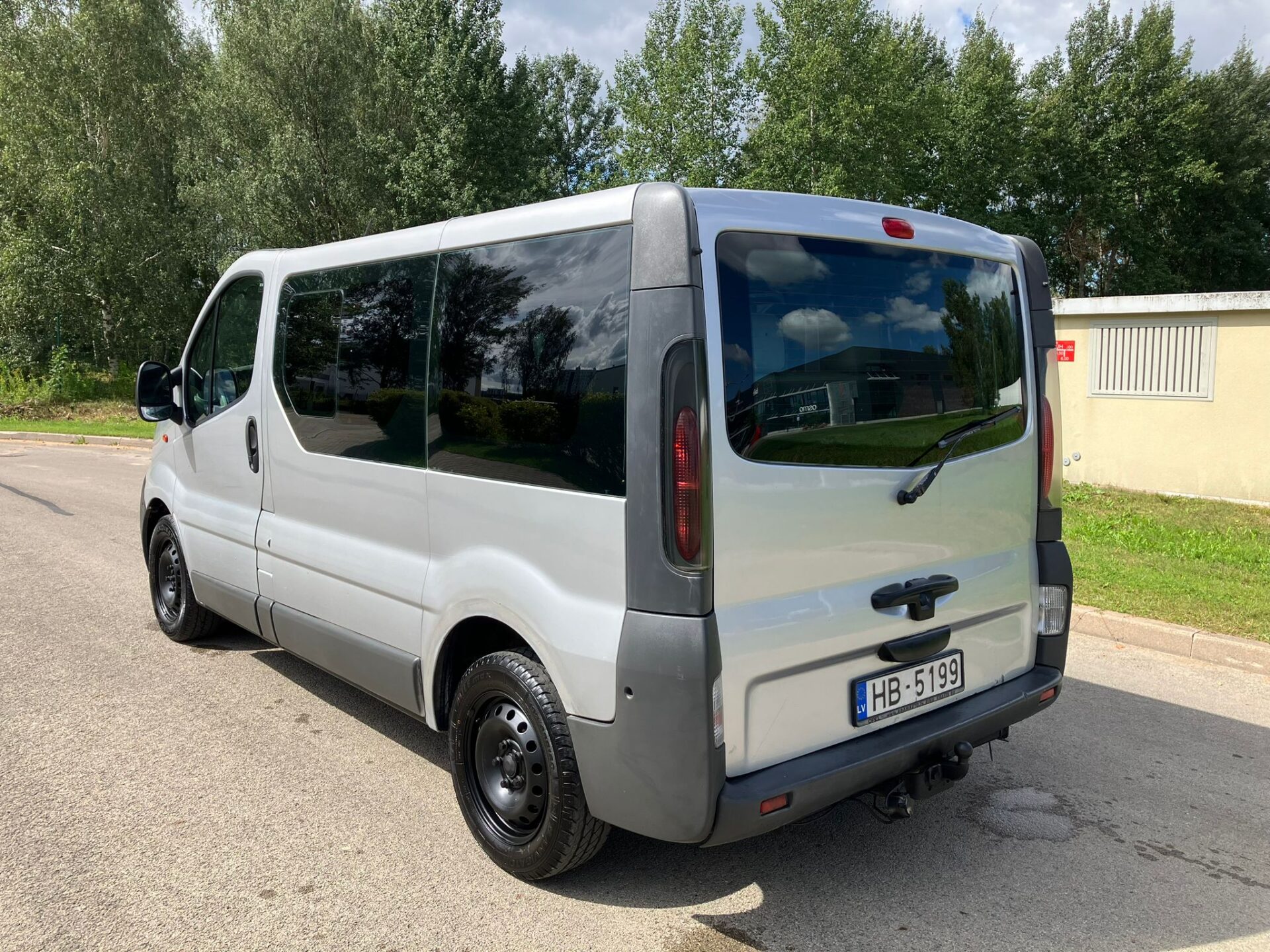 Opel Vivaro 9-vietas