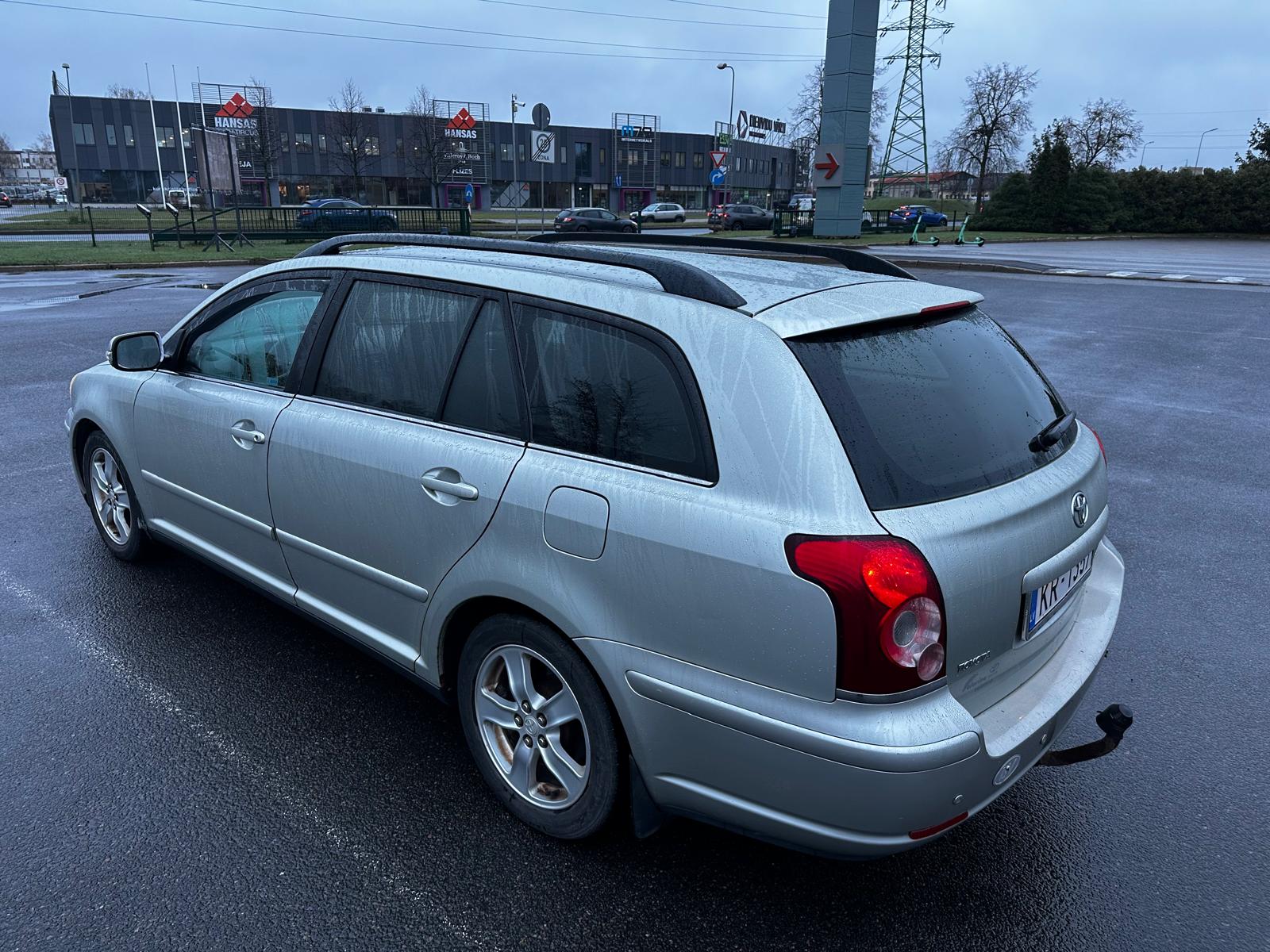 TOYOTA AVENSIS