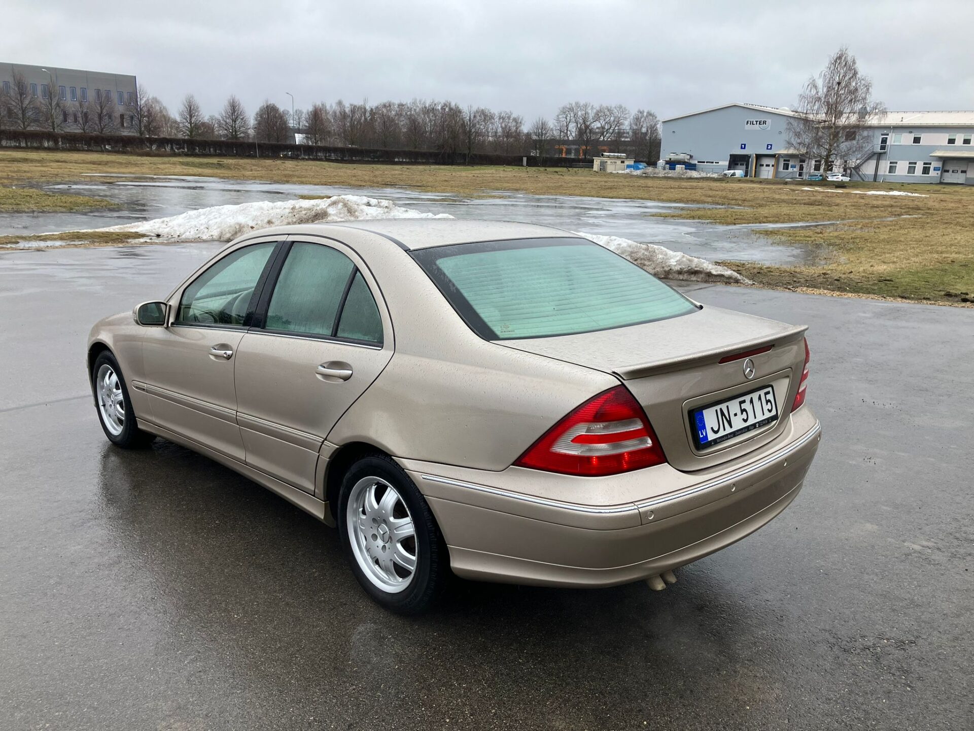 Mercedes Benz C180