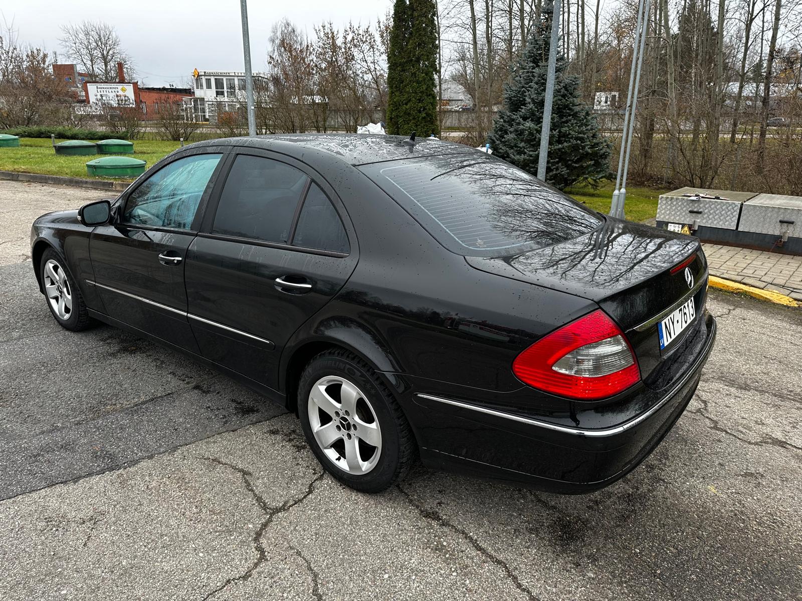 Mercedes Benz E220