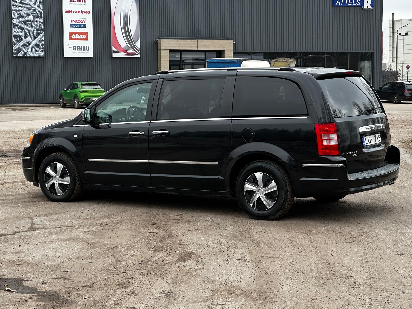 Chrysler Grand Voyager Stow&go limited edition 7-vietas