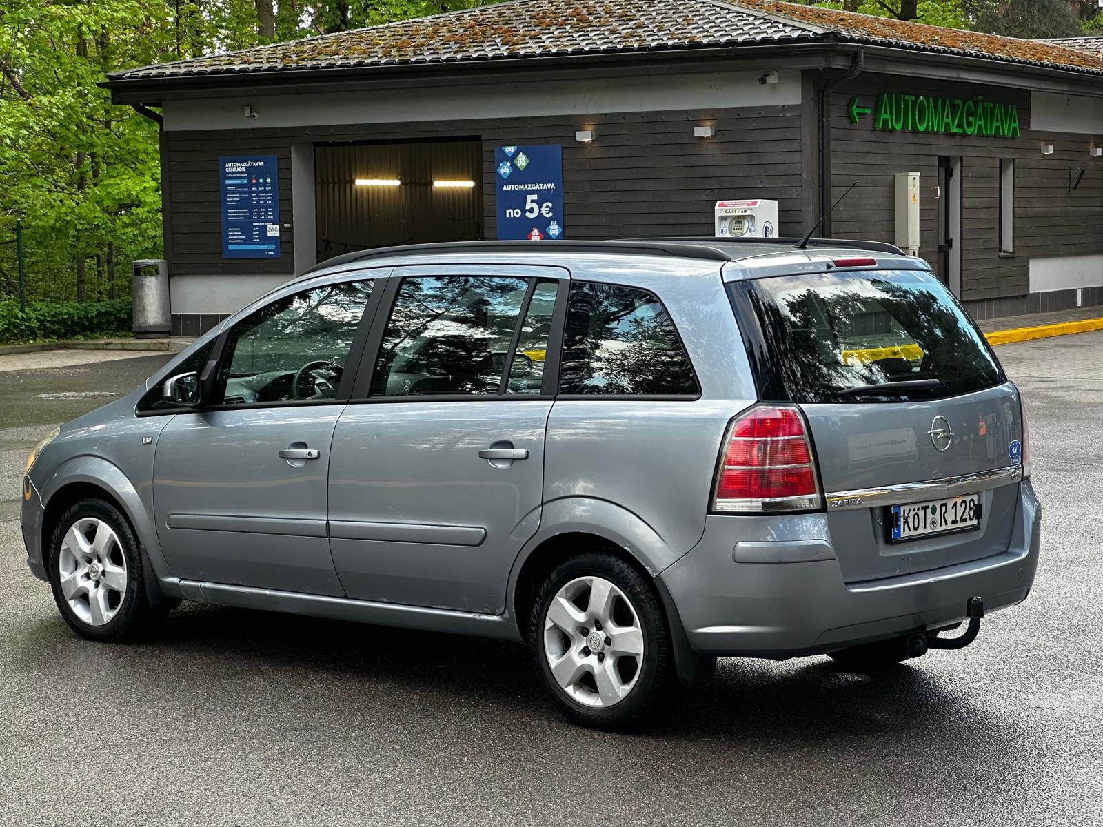 OPEL ZAFIRA 7-VIETAS