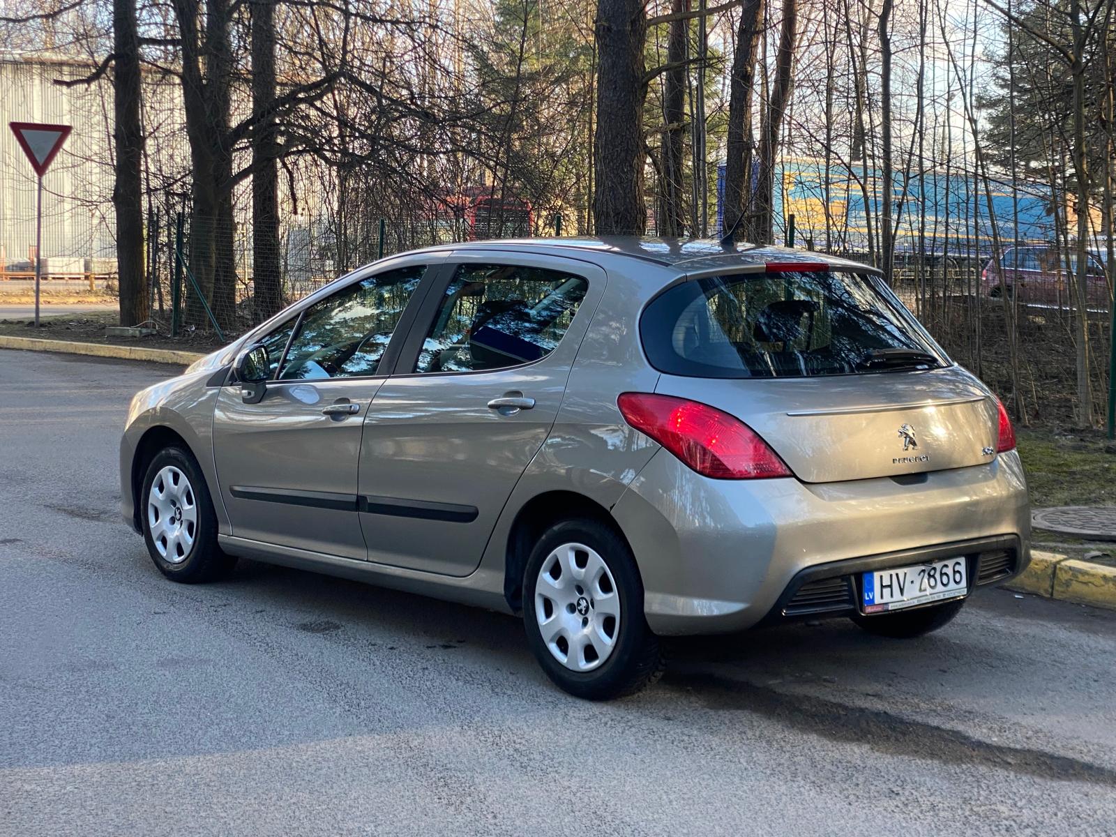 PEUGEOT 308