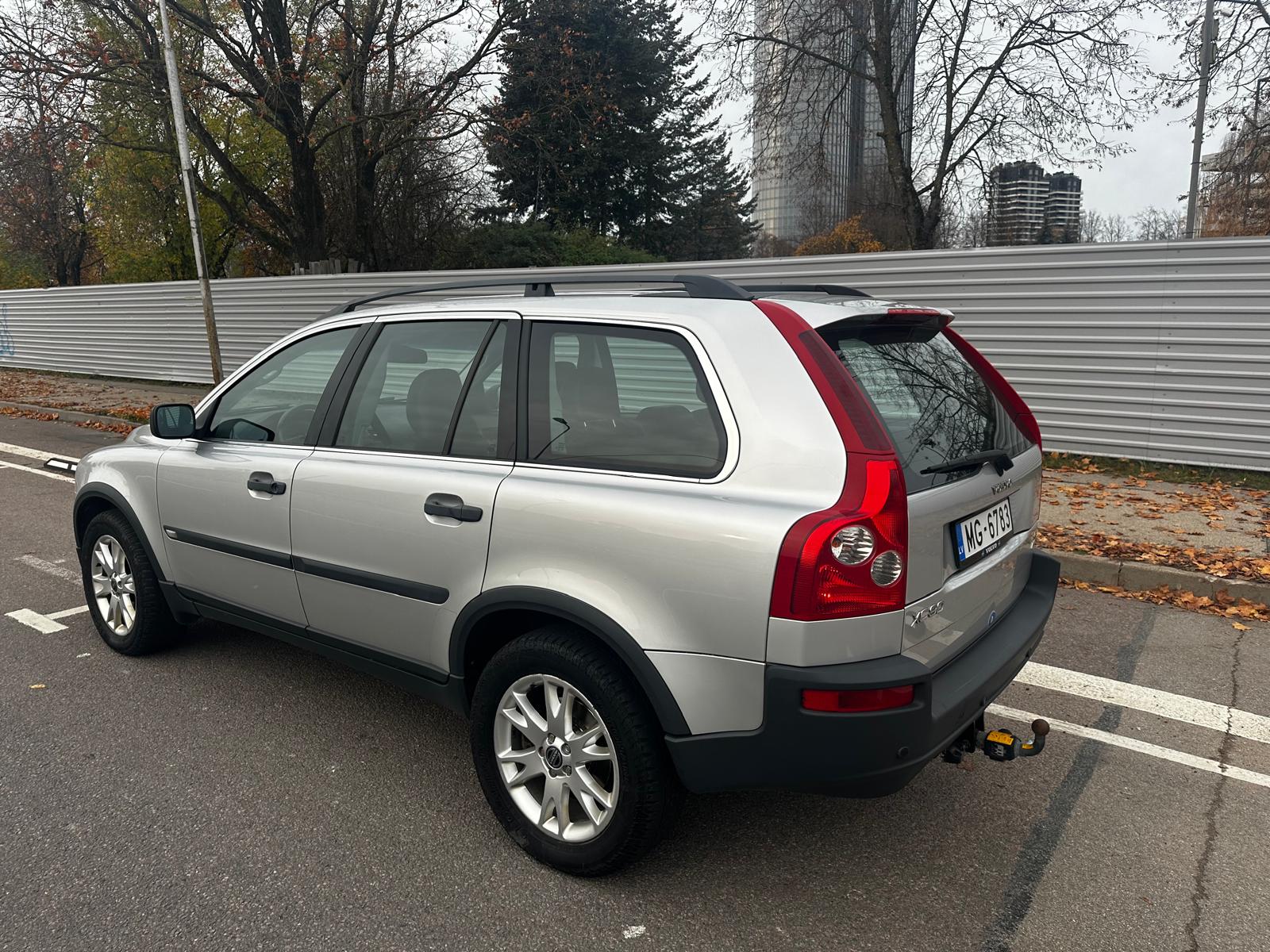 VOLVO XC90