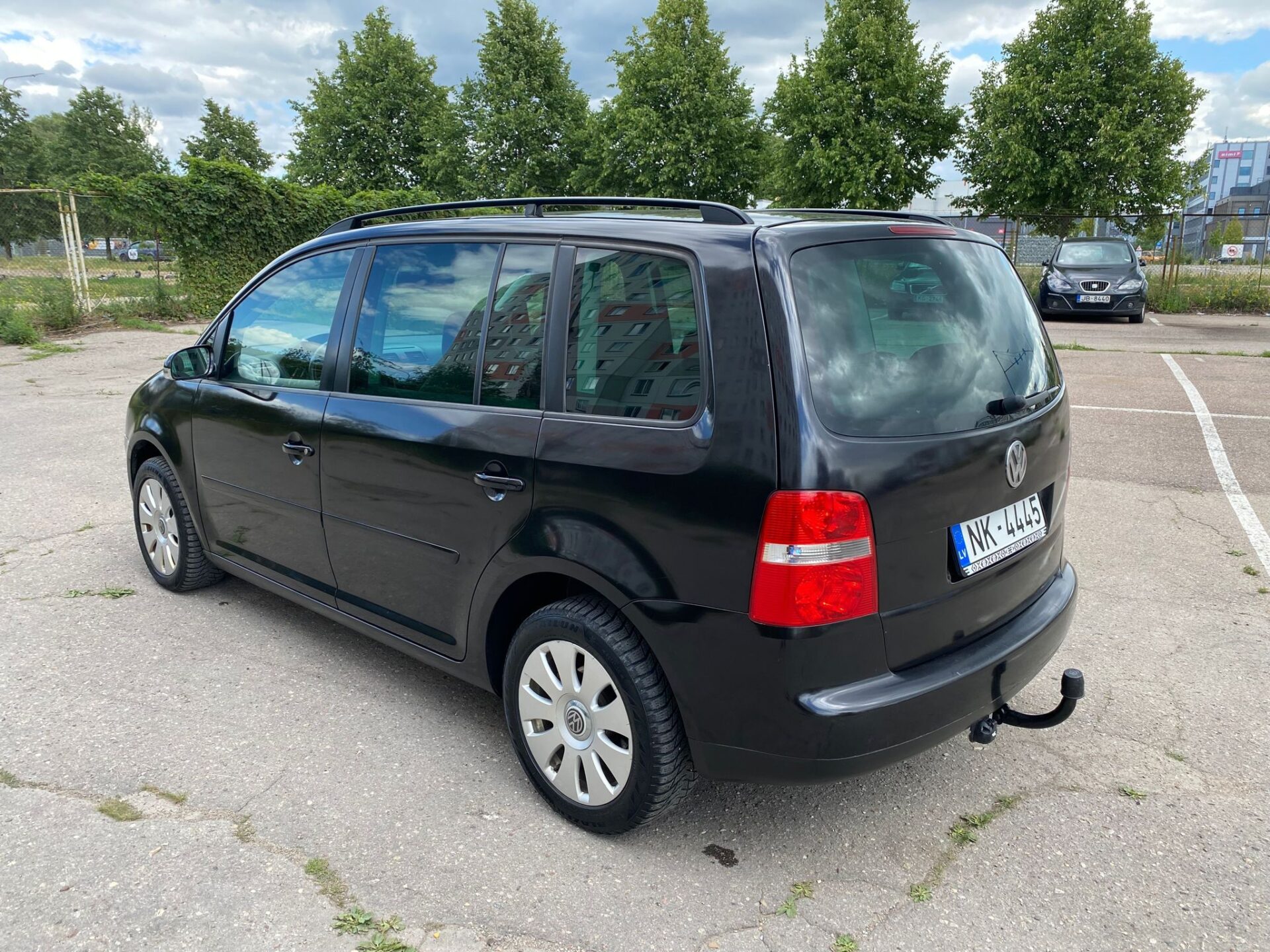 VW Touran 7-seats
