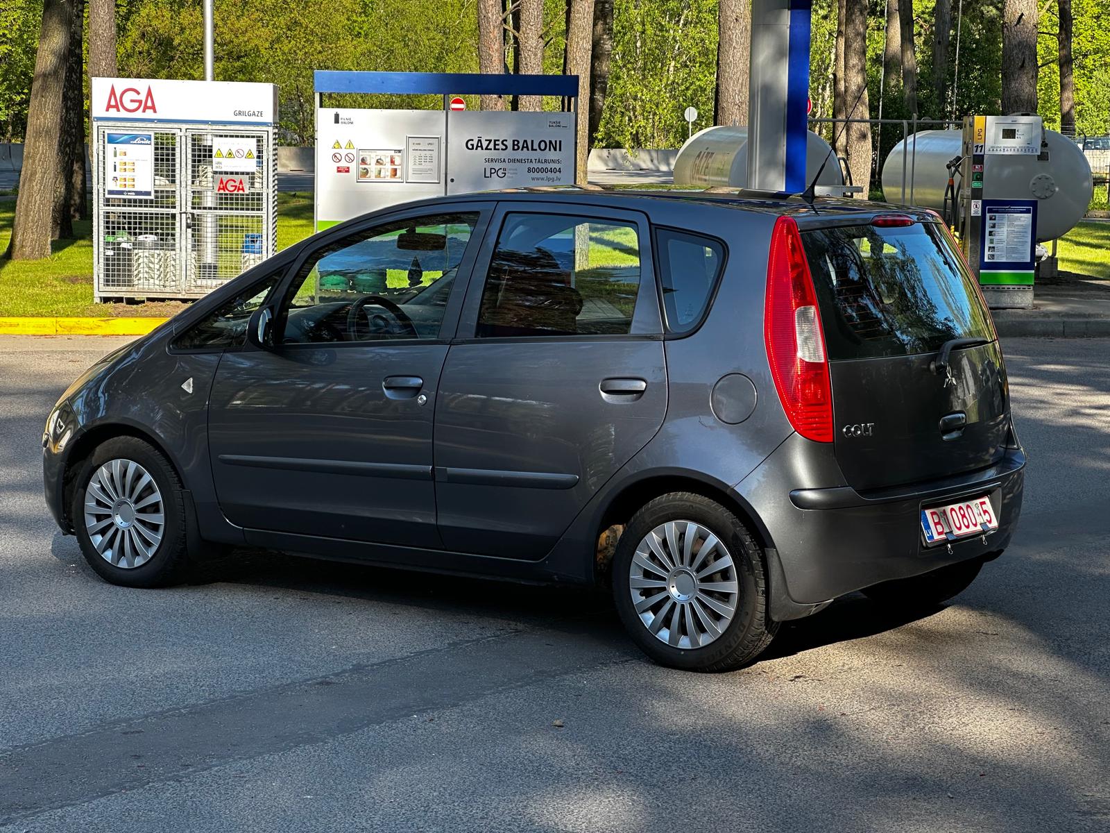 MITSUBISHI COLT