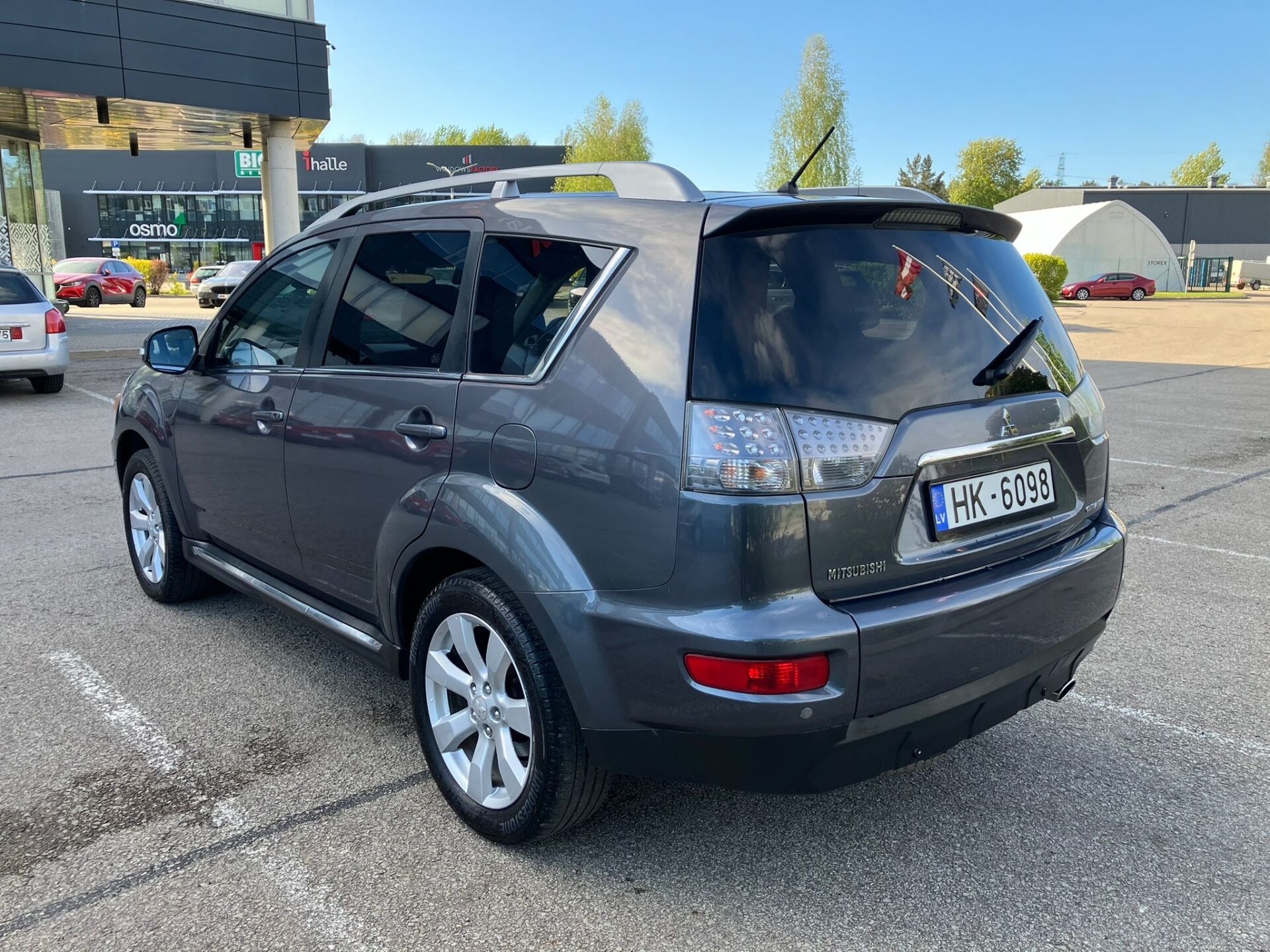 Mitsubishi Oulander 4×4 7-vietas