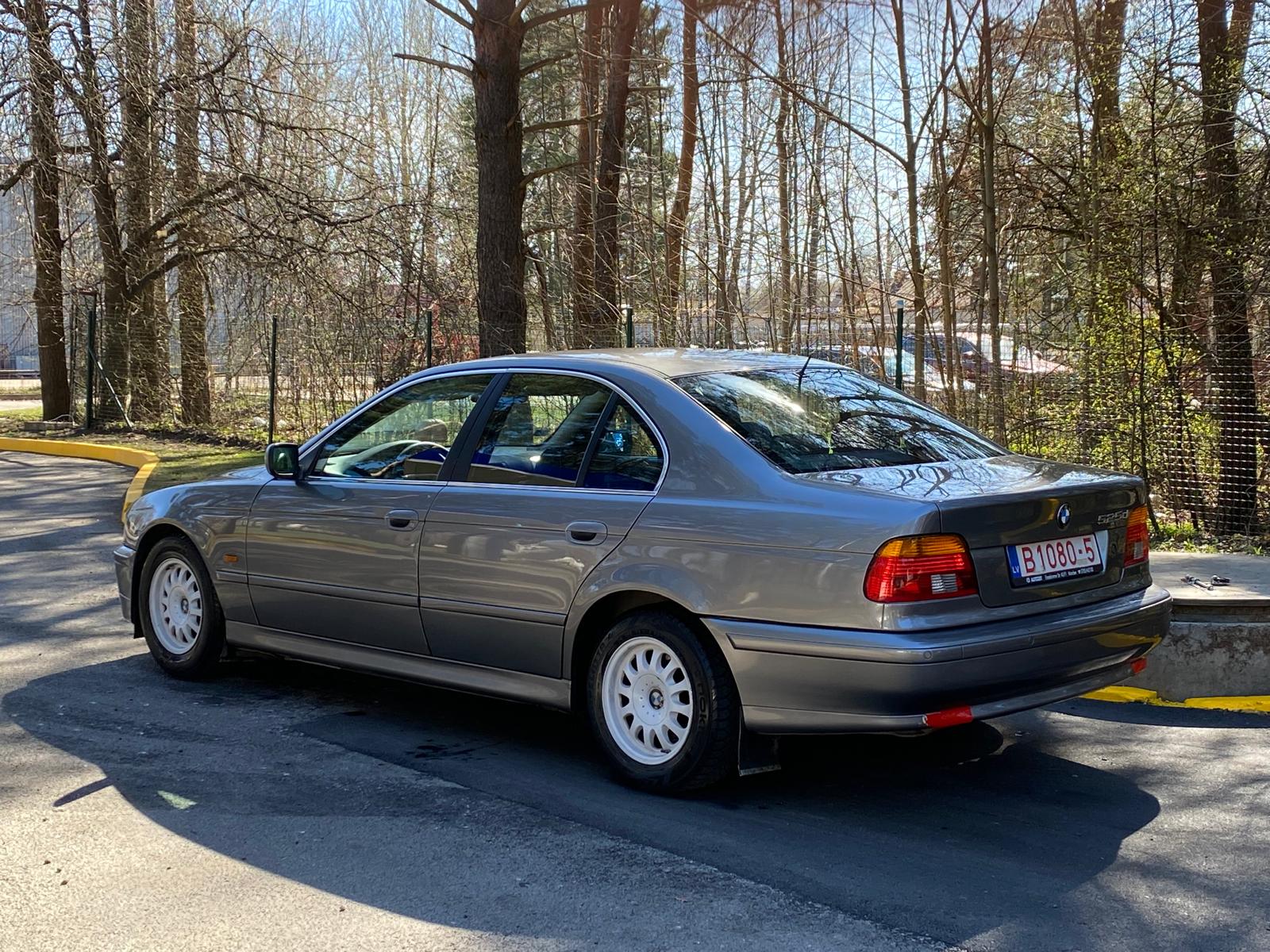 BMW 525