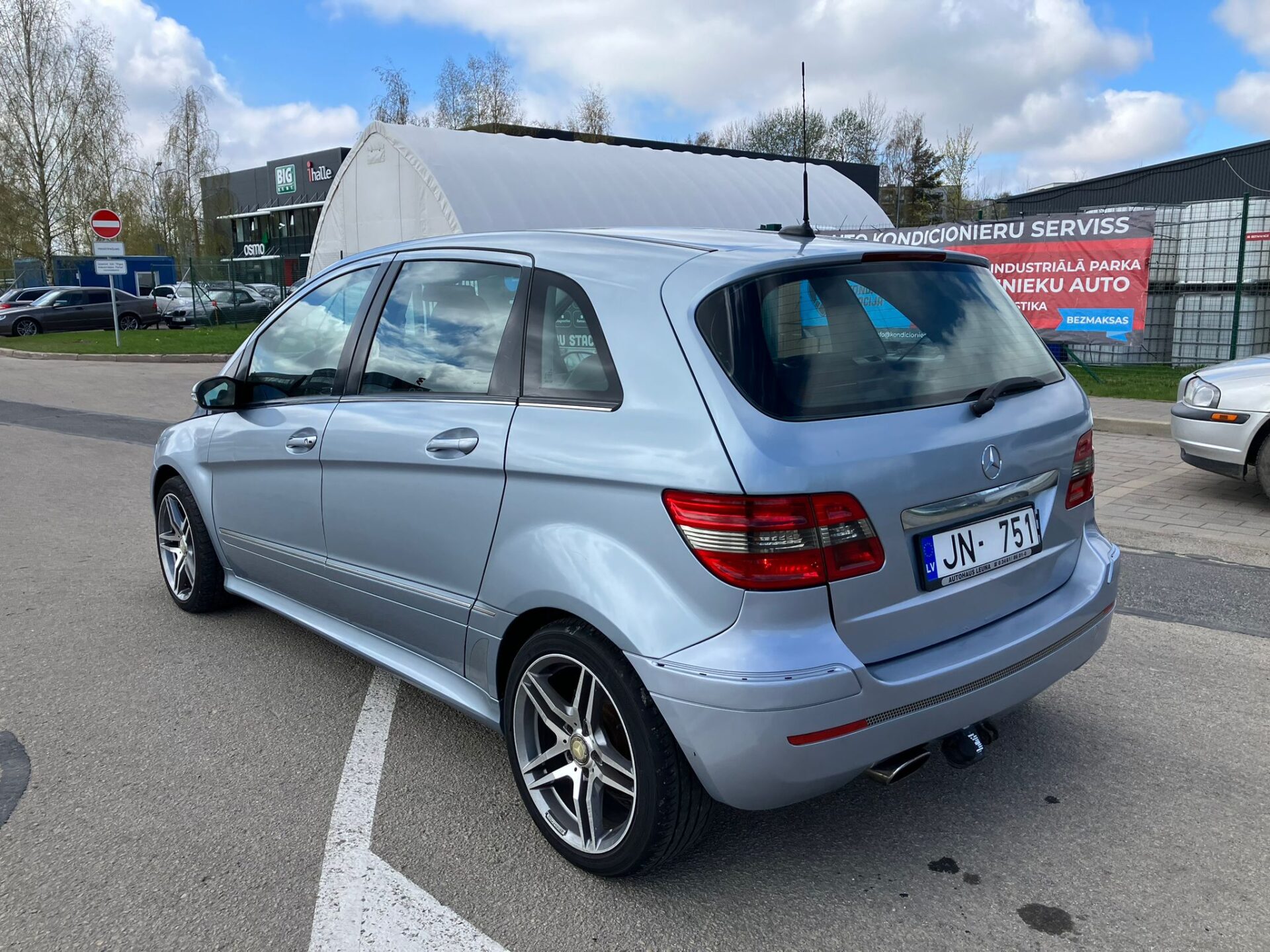Mercedes B180