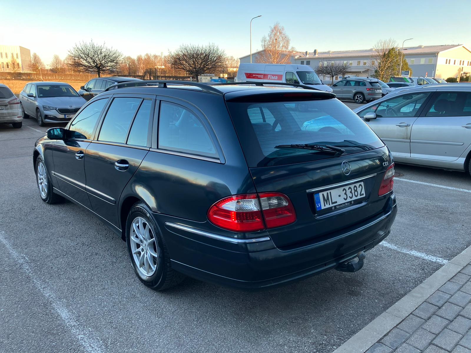 Mercedes Benz E320