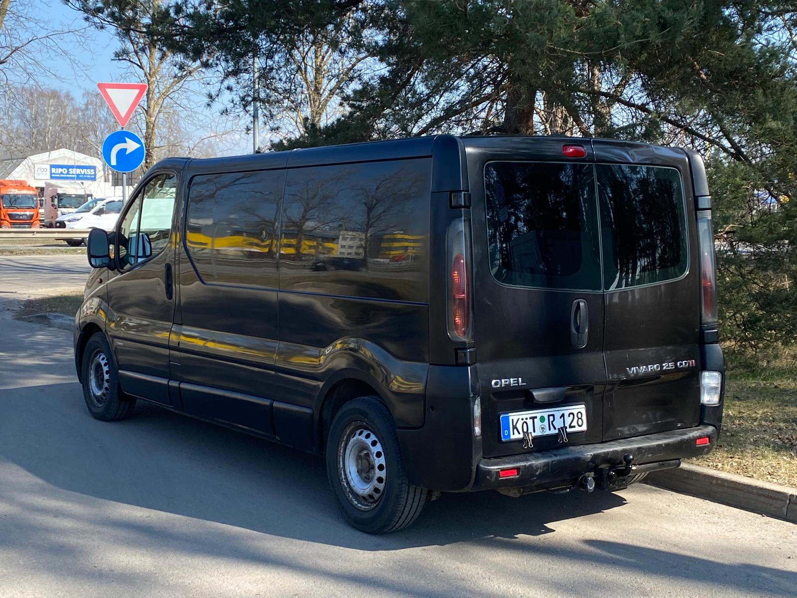 Opel Vivaro Грузовой фургон 3-мест