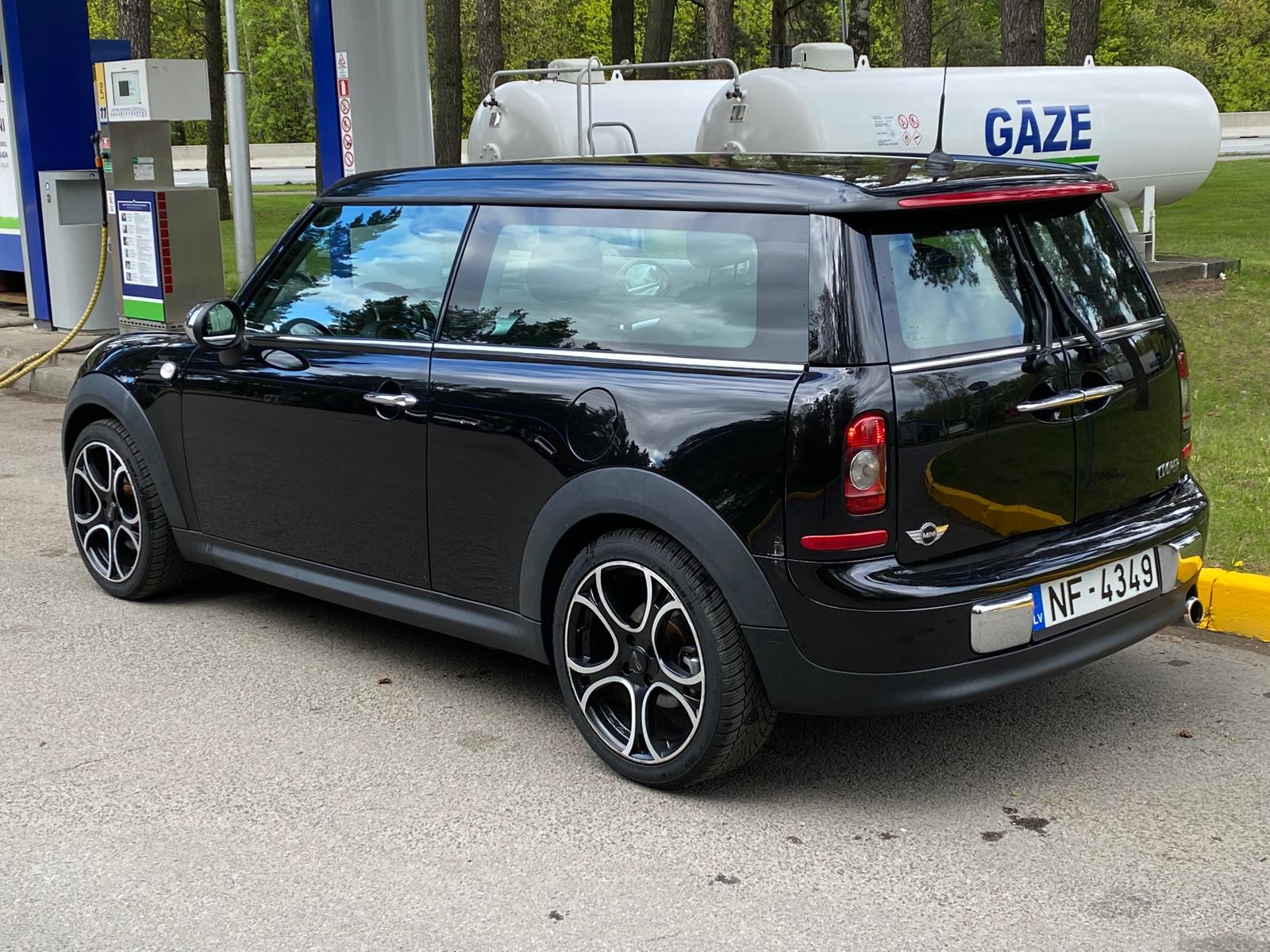 MINI COOPER CLUBMAN