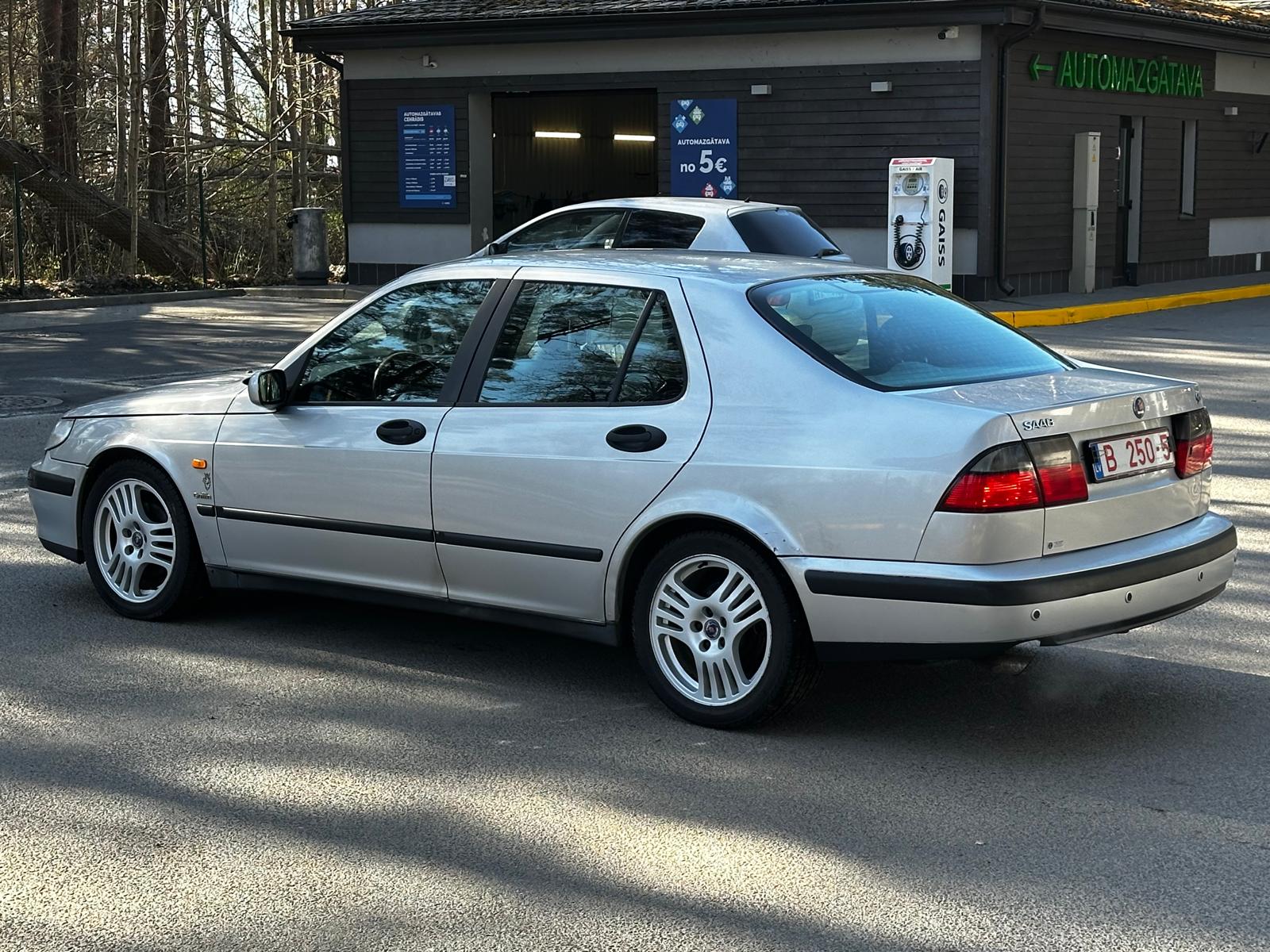 Saab 9-5 griffin