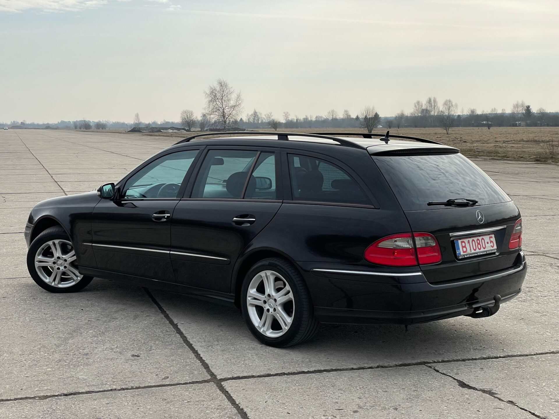 Mercedes Benz E320 AVANTGARDE