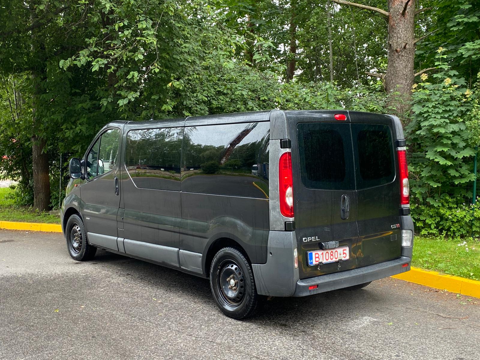 Opel Vivaro 9 vietas