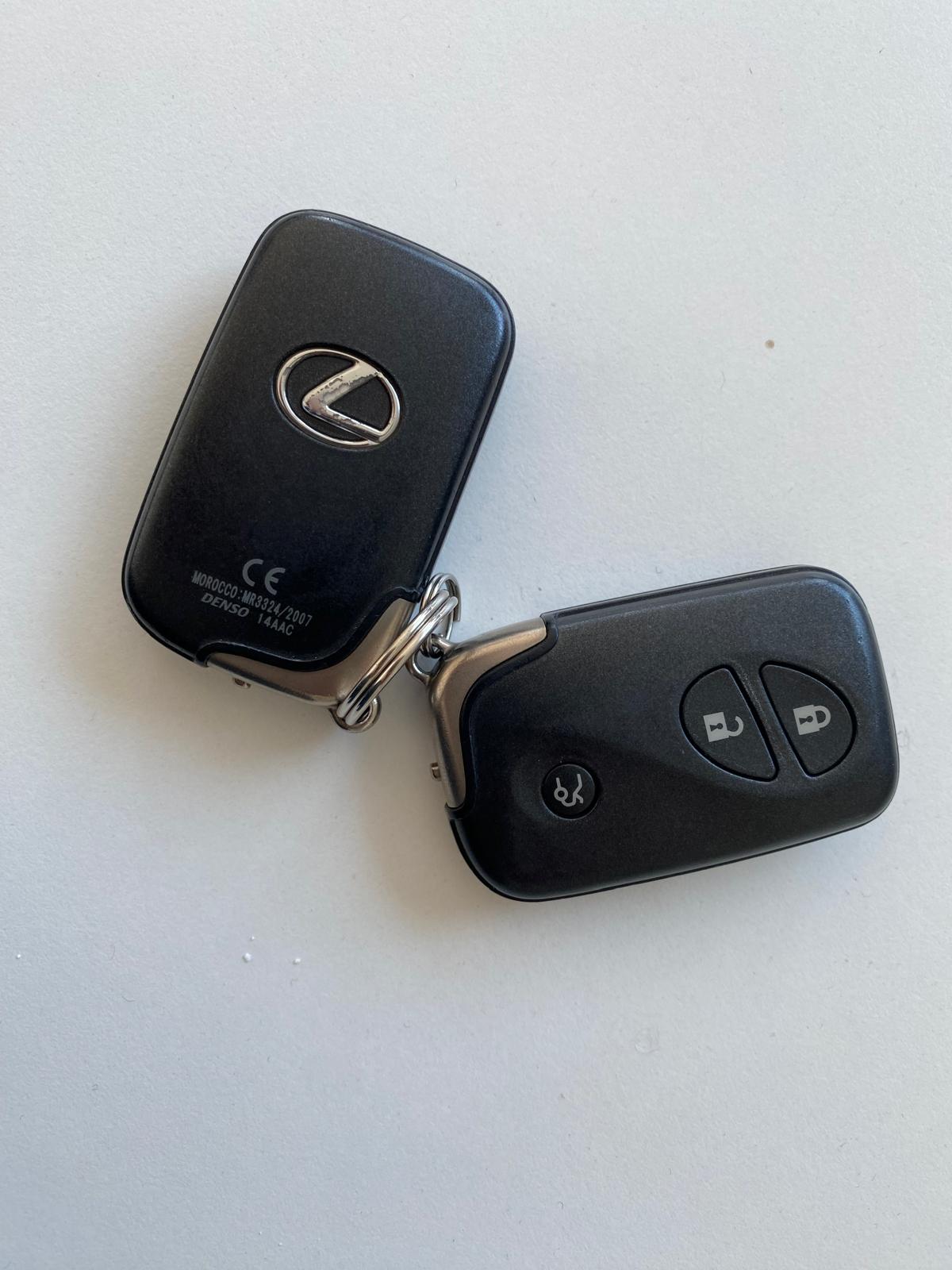 LEXUS IS 220