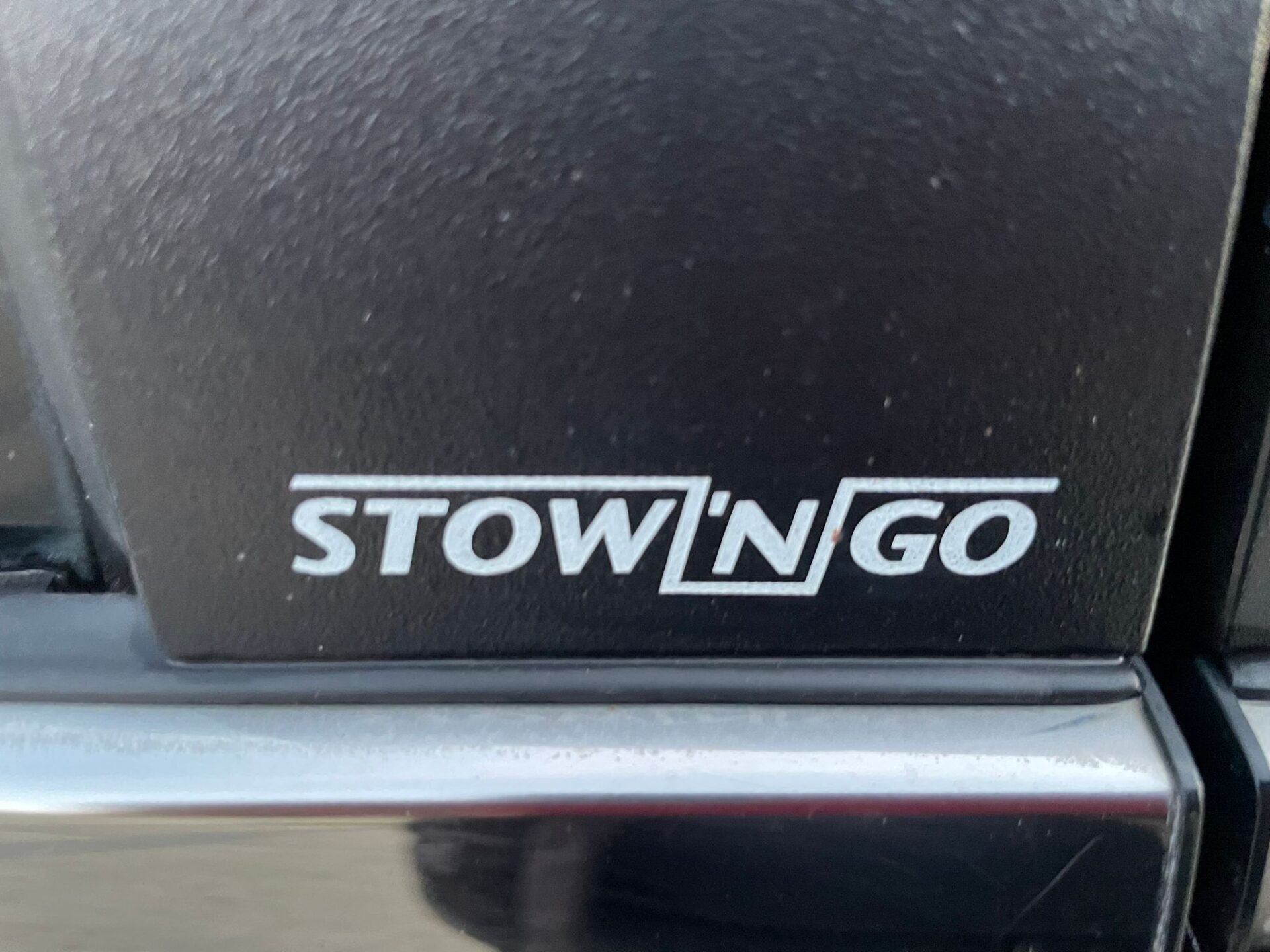 Chrysler Grand Voyager stowngo 7-VIETAS