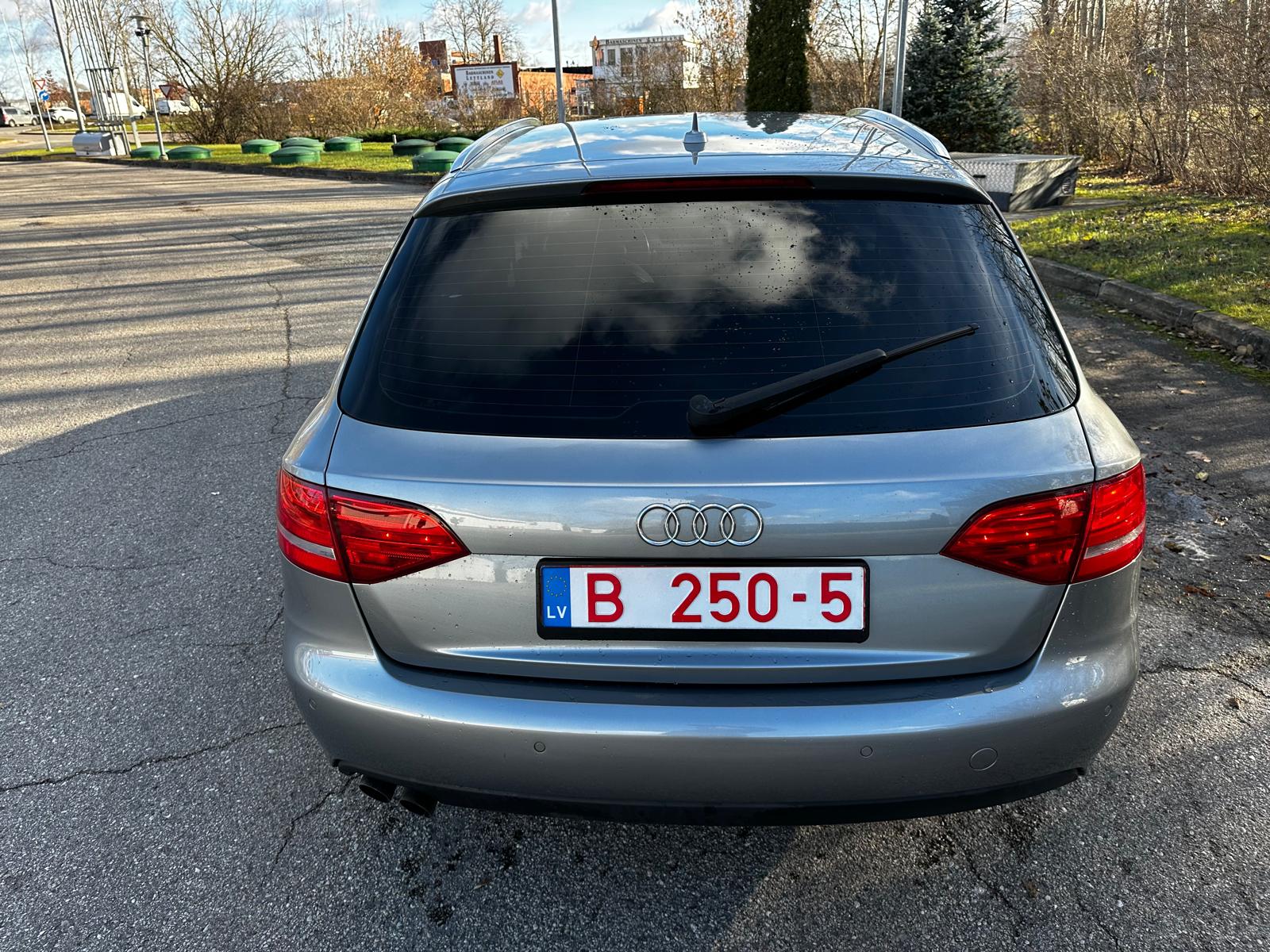 AUDI A4 SLINE