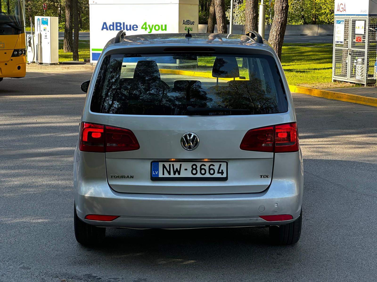 VW Touran 7-Vietīgs