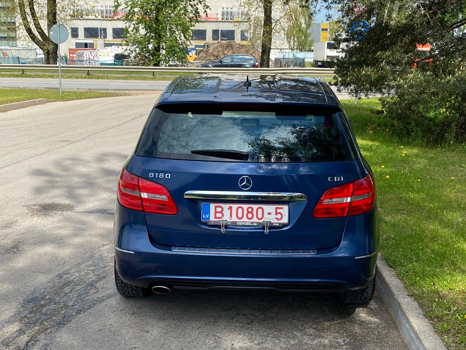 MERCEDES BENZ B180 BLUE EFFICIENCY