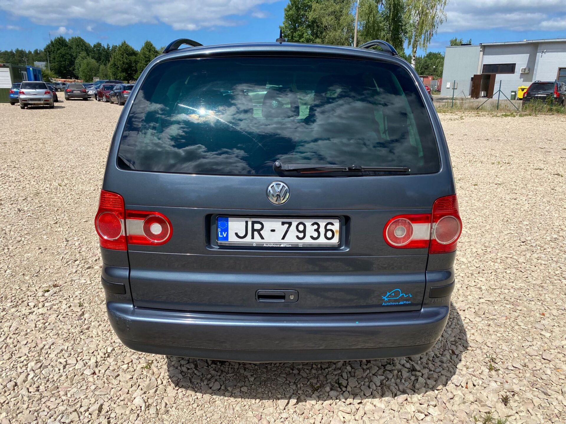 VW Sharan 7-VIETAS