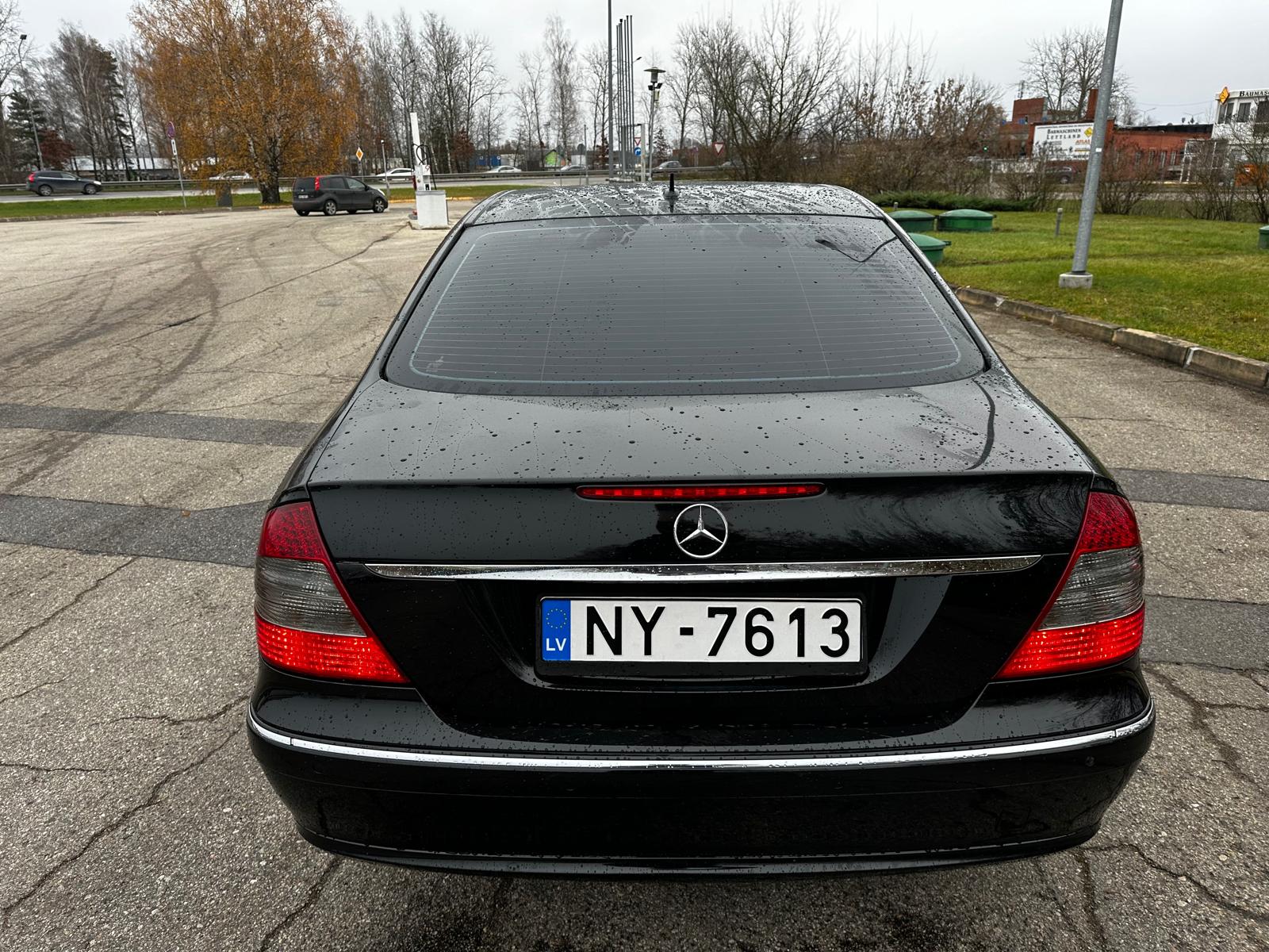 Mercedes Benz E220