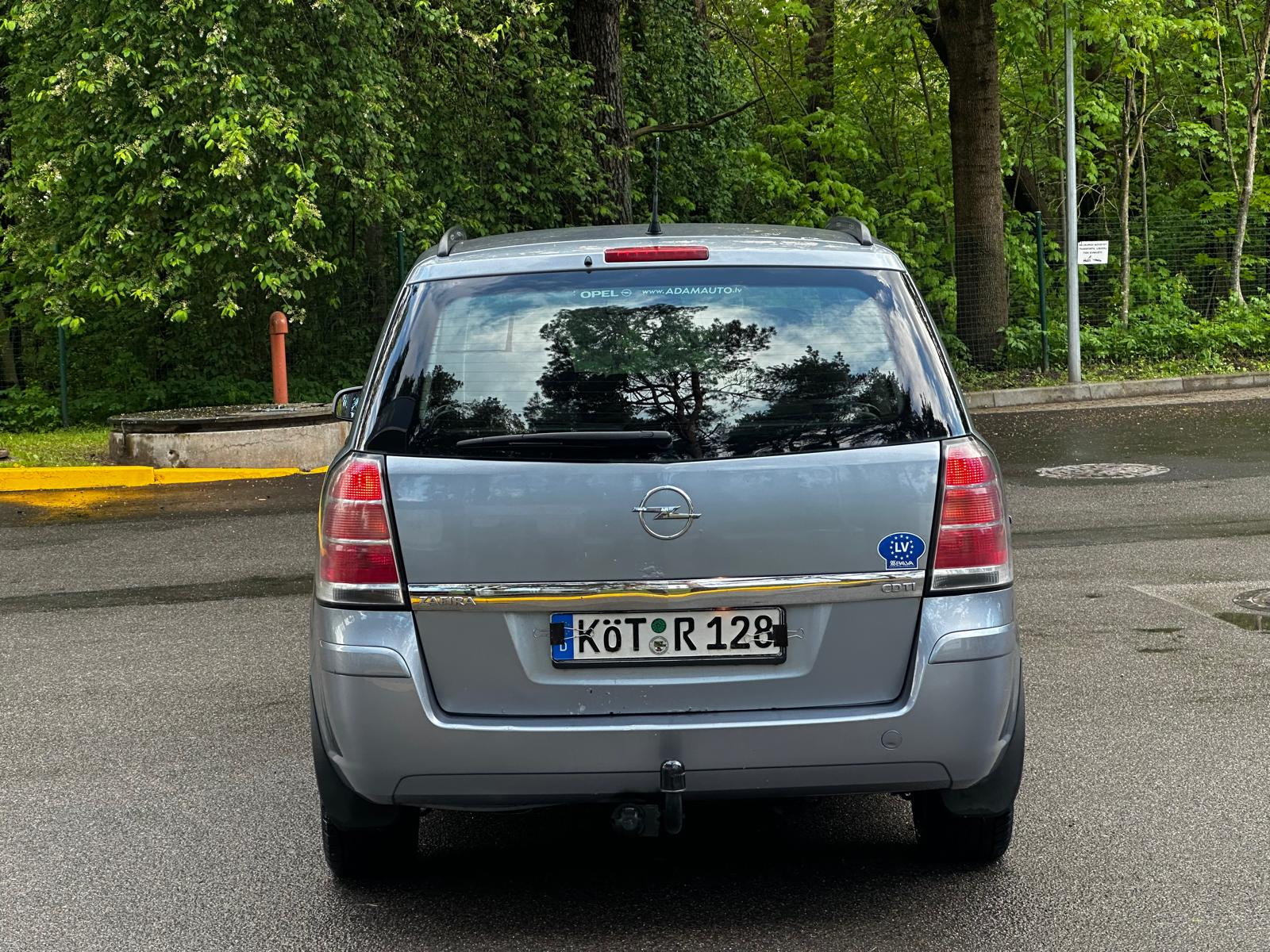 OPEL ZAFIRA 7-VIETAS