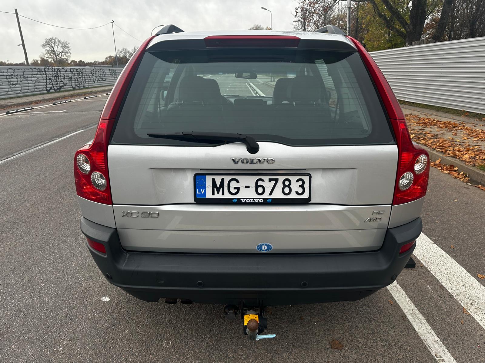 VOLVO XC90