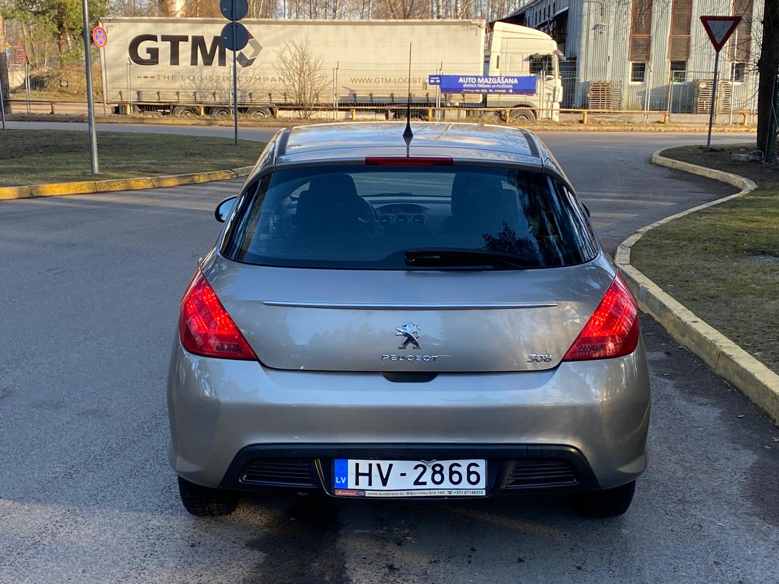 PEUGEOT 308