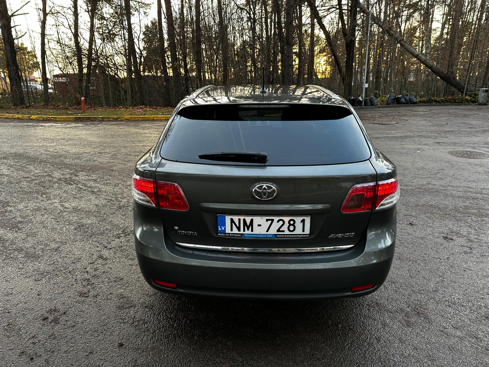 TOYOTA AVENSIS