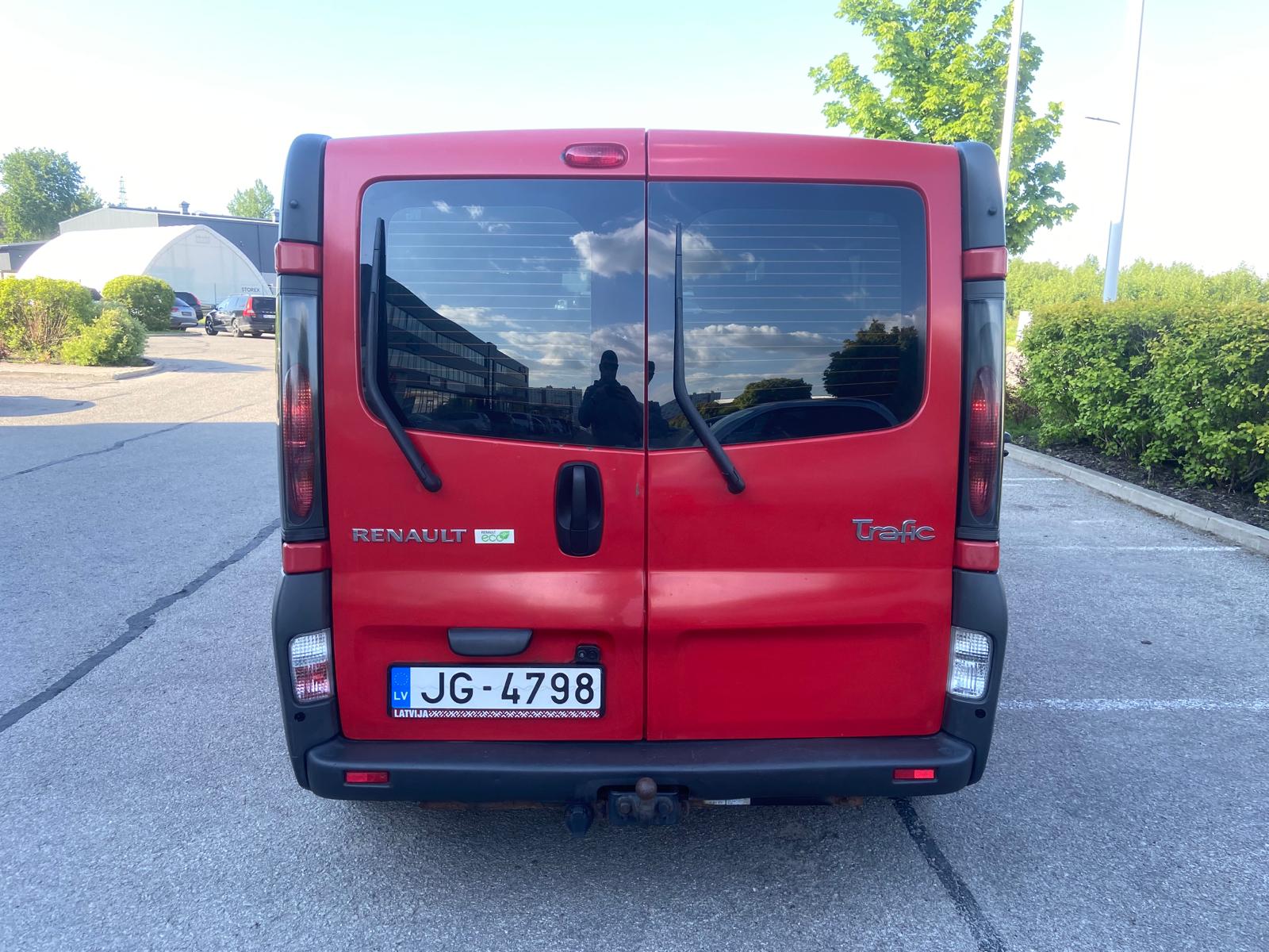 Renault Trafic 8-vietas