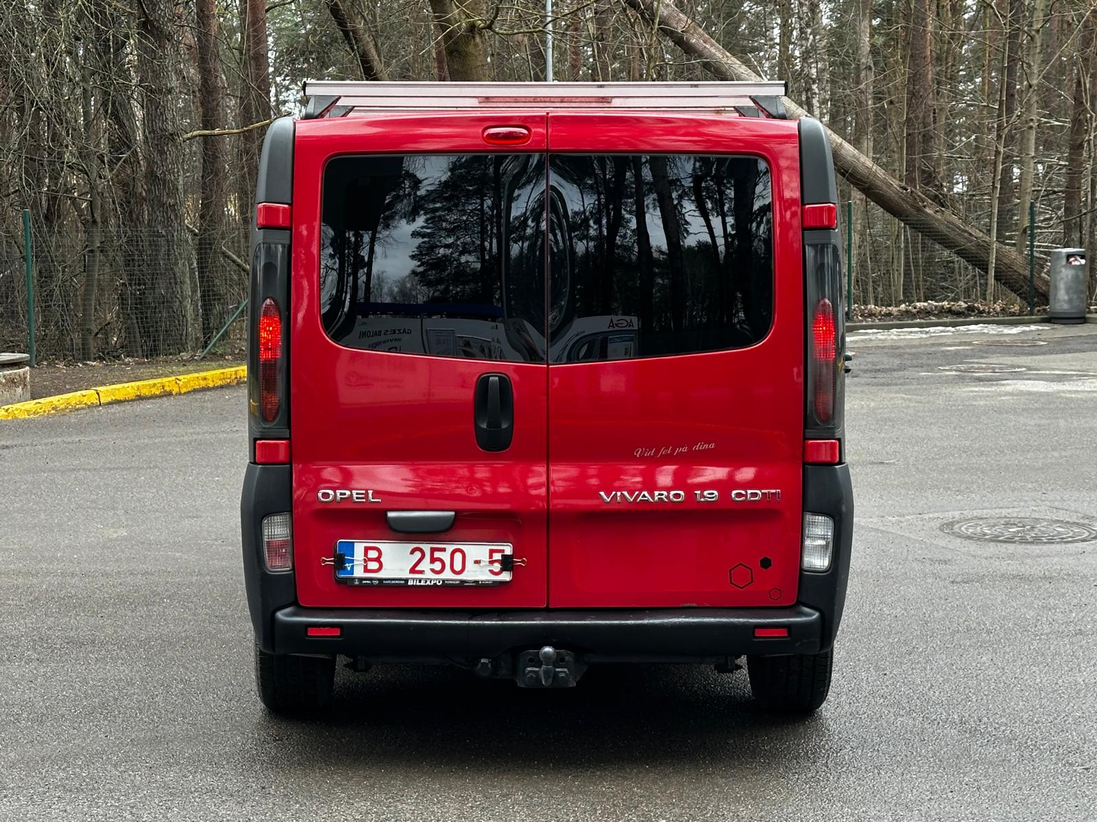 Opel Vivaro 5 seats