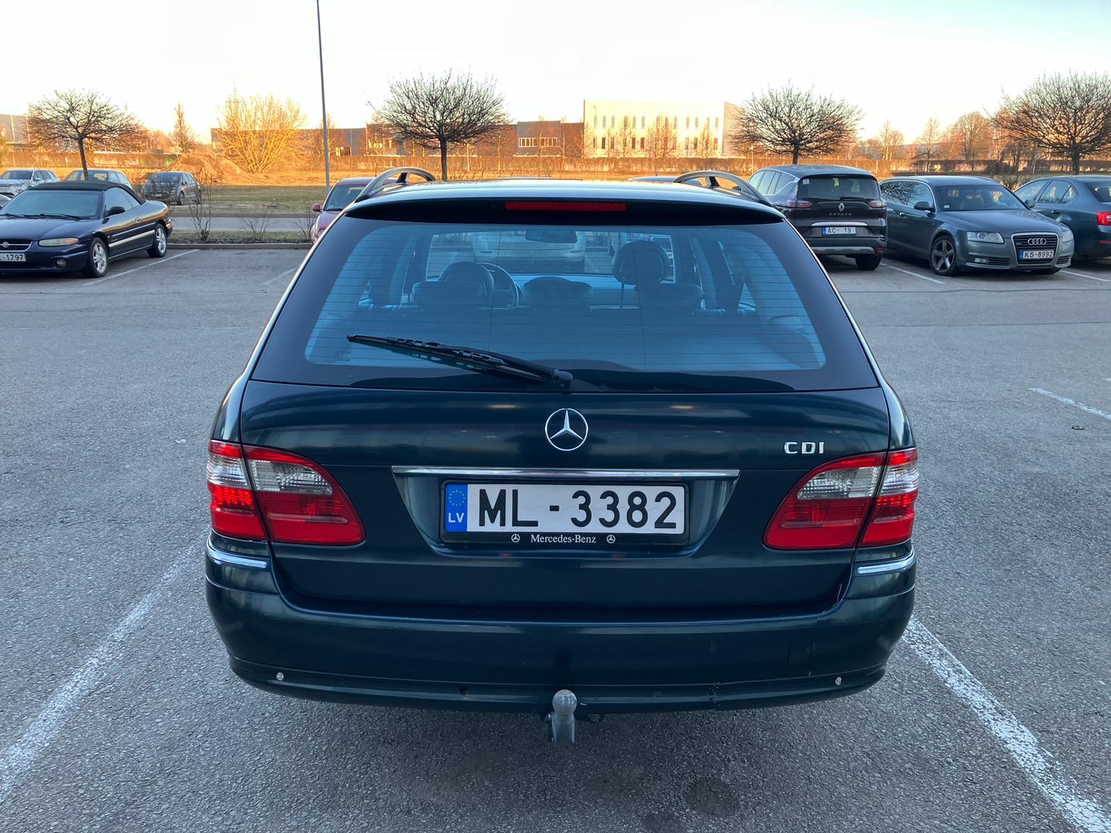 Mercedes Benz E320