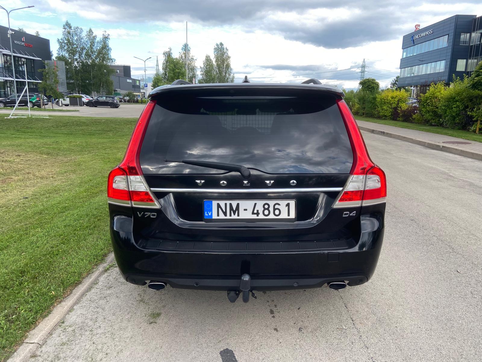 Volvo V70 Summum D4