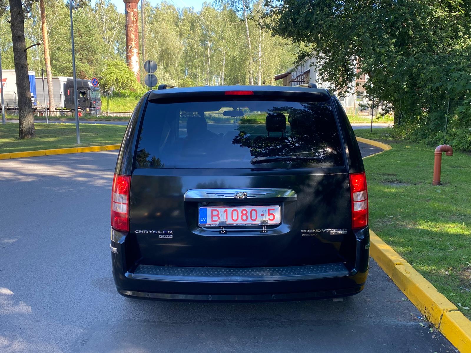 Chrysler Grand Voyager Stow&go limited edition 7-мест