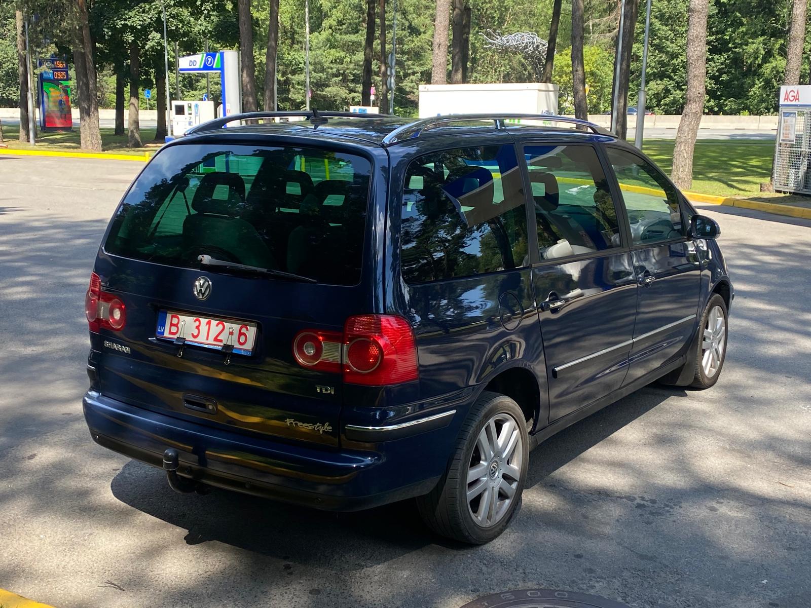 VW SHARAN FREESTYLE 7-VIETAS
