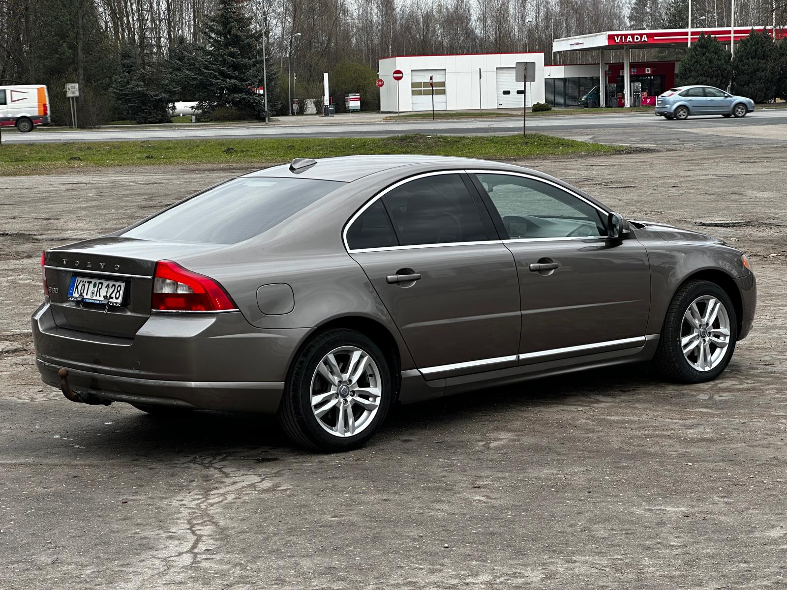 VOLVO S80