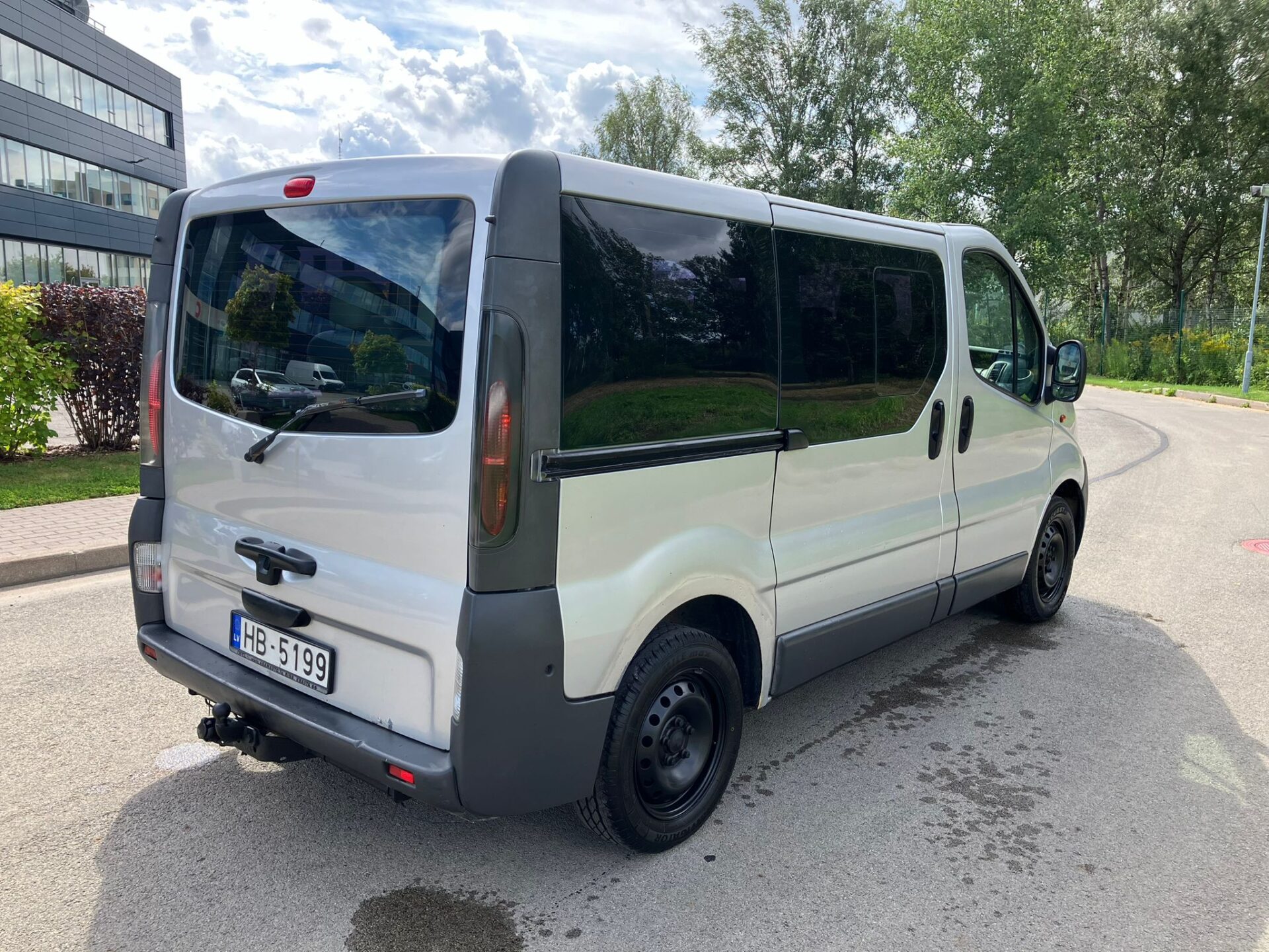 Opel Vivaro 9-vietas