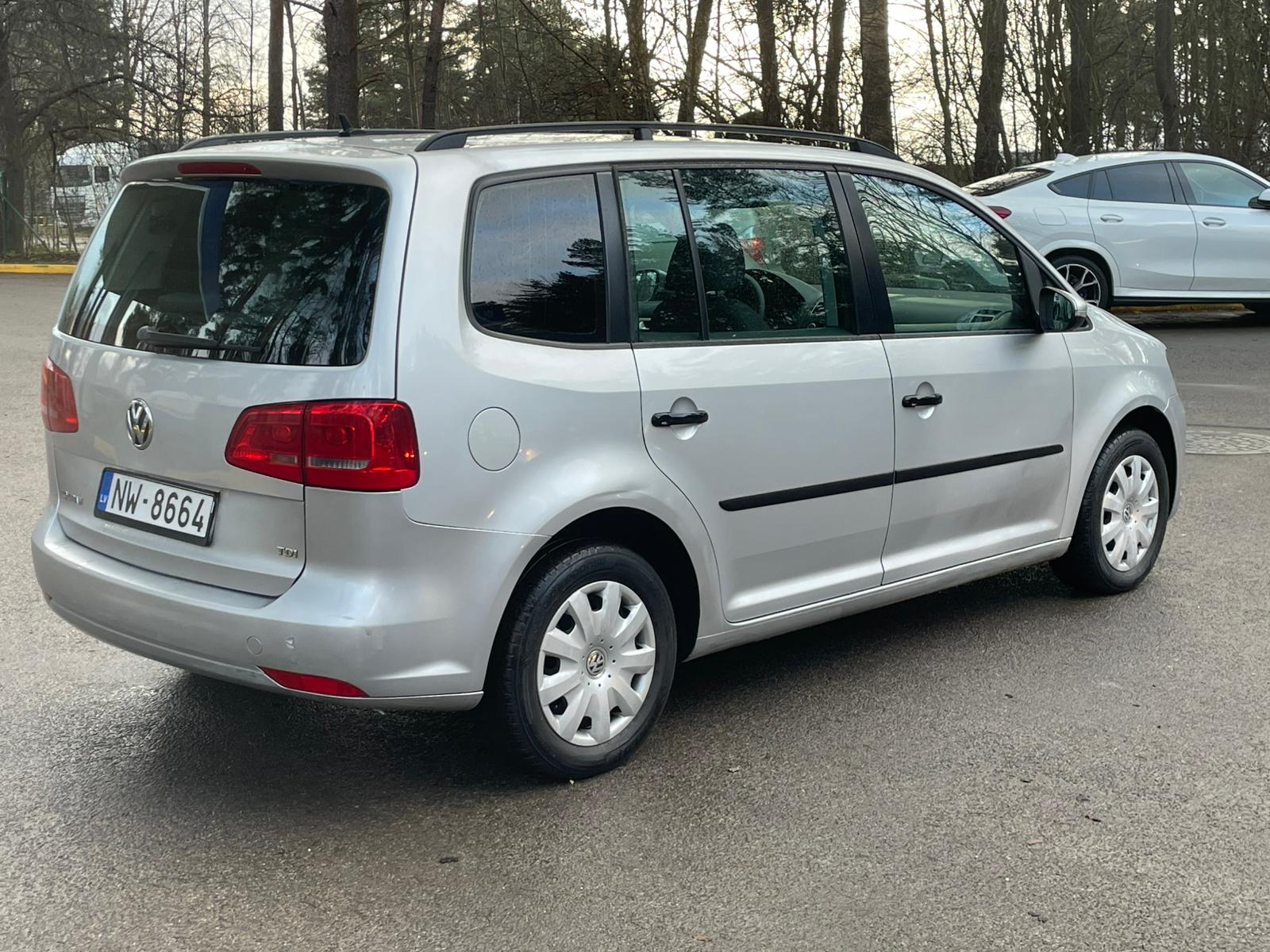 VW Touran 7-Vietīgs