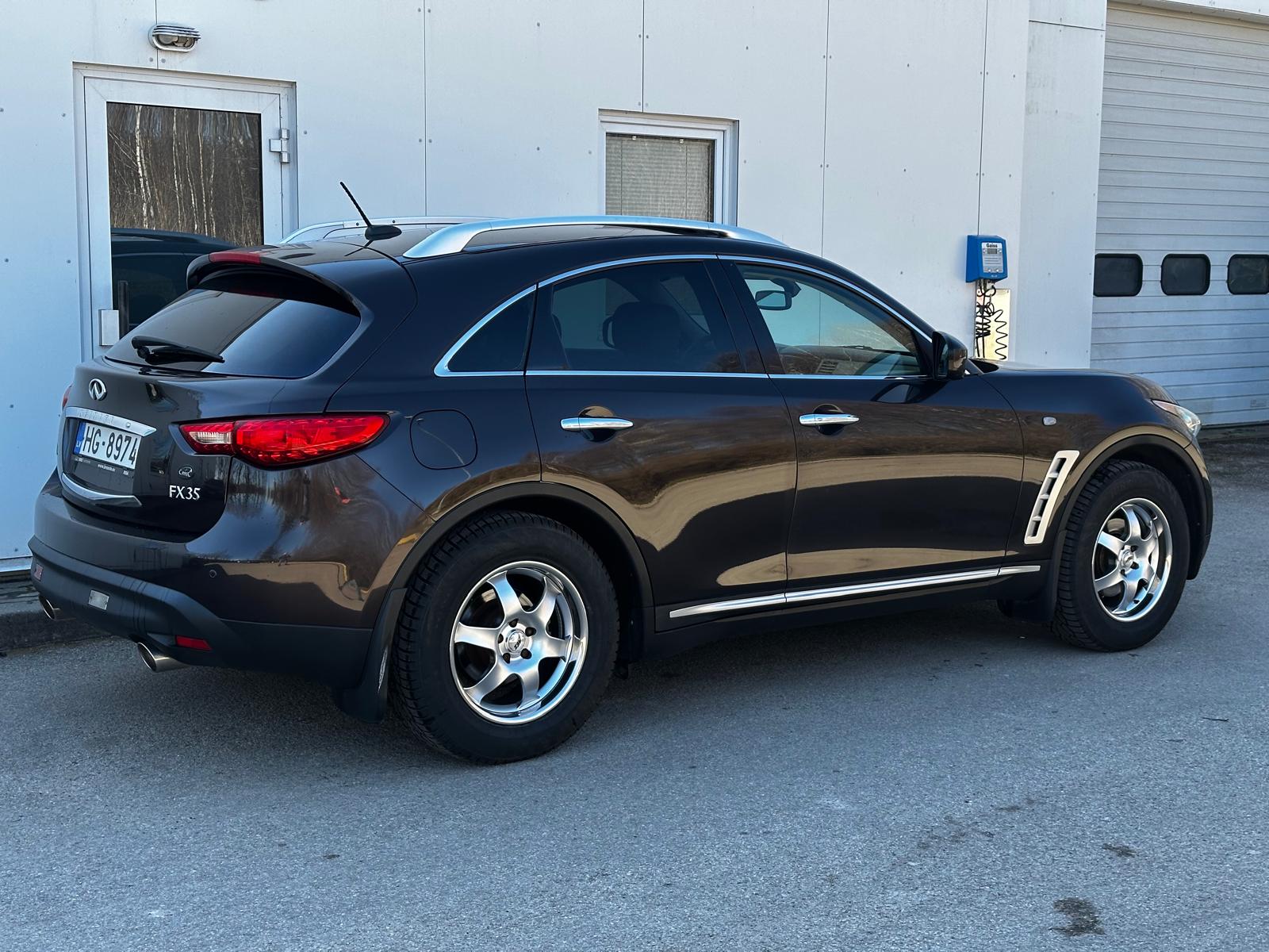 INFINITI FX 35