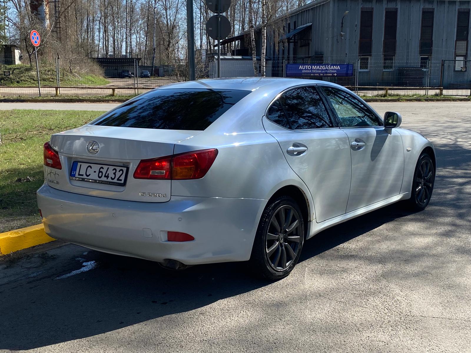 LEXUS IS 220