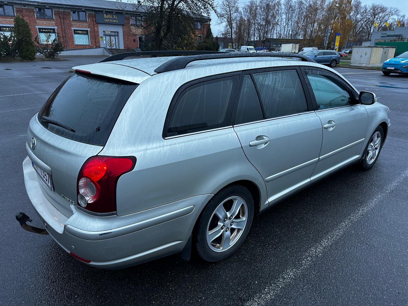 TOYOTA AVENSIS
