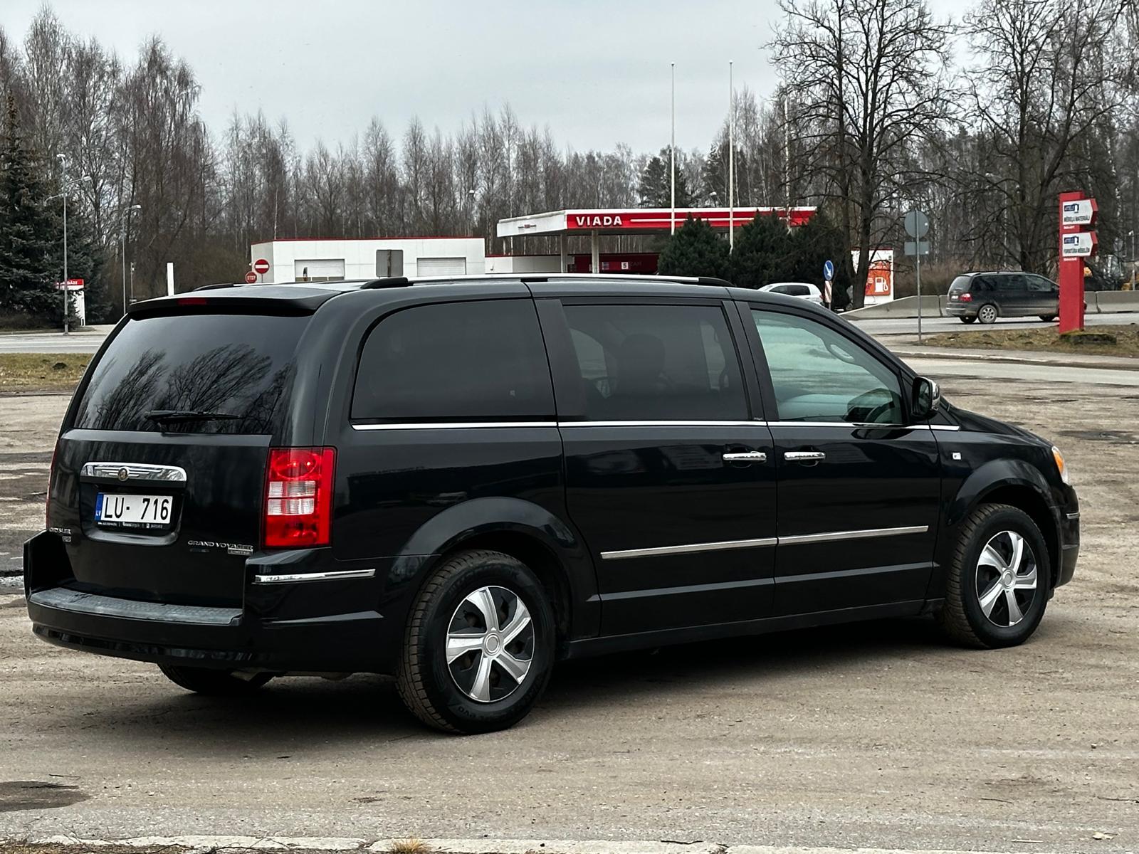 Chrysler Grand Voyager Stow&go limited edition 7-vietas