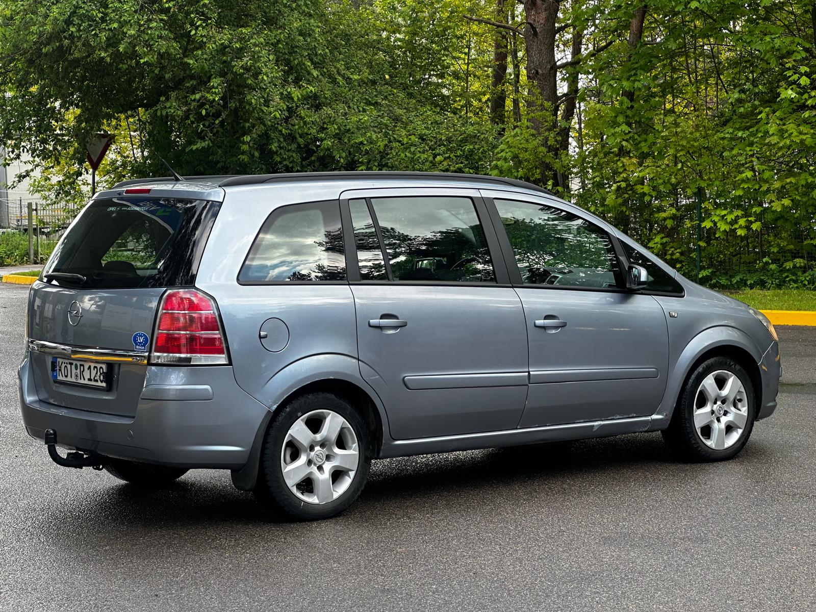 OPEL ZAFIRA 7-VIETAS