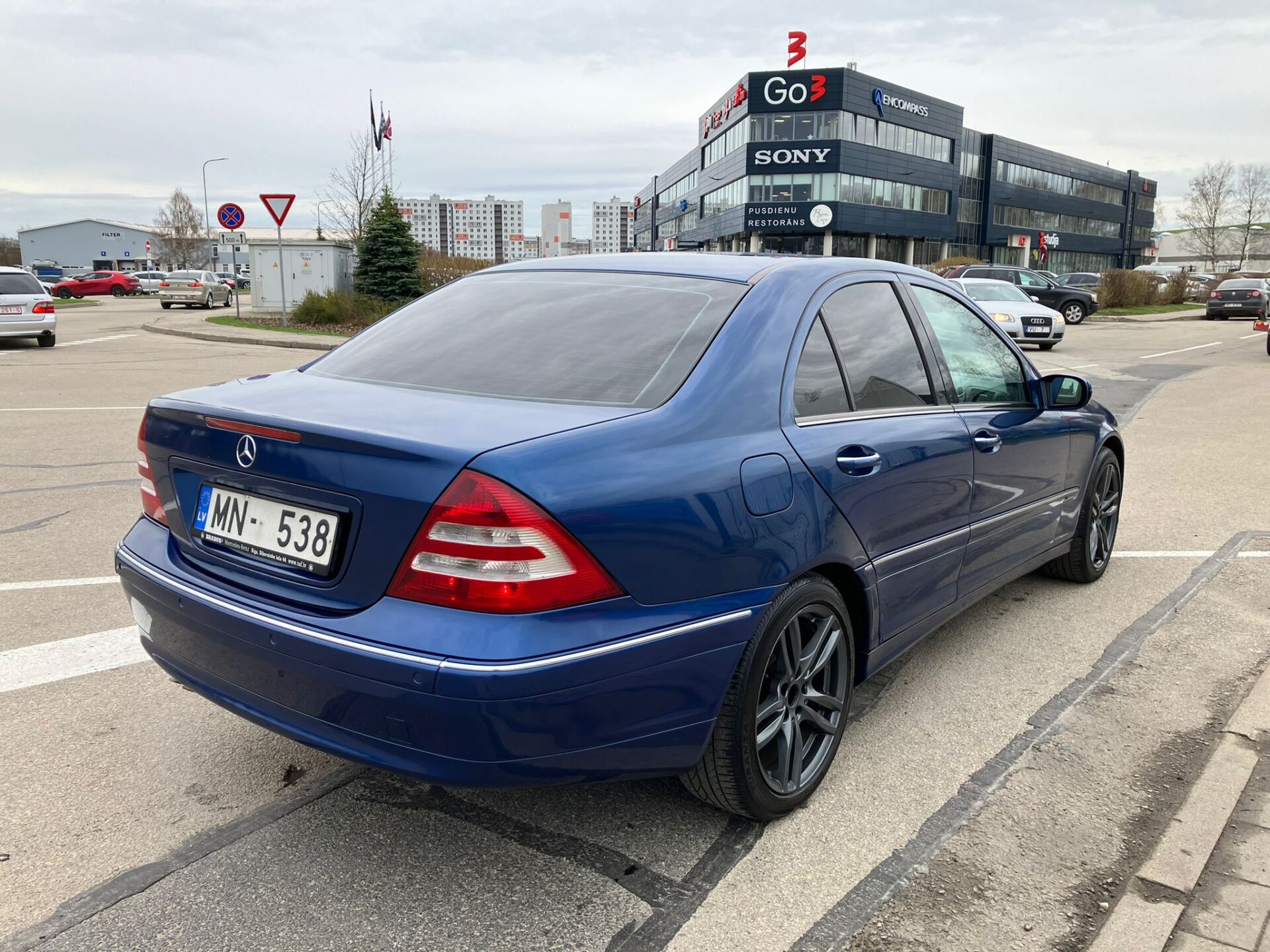 Mercedes C240