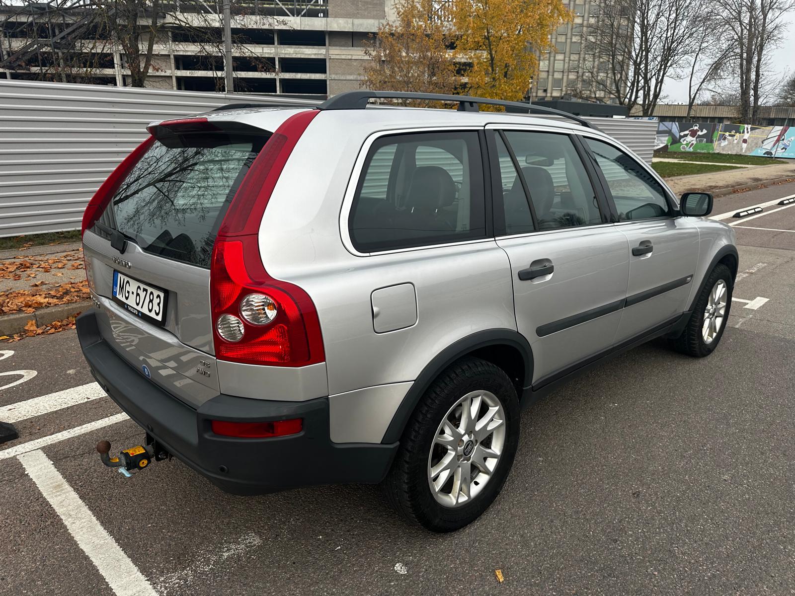 VOLVO XC90